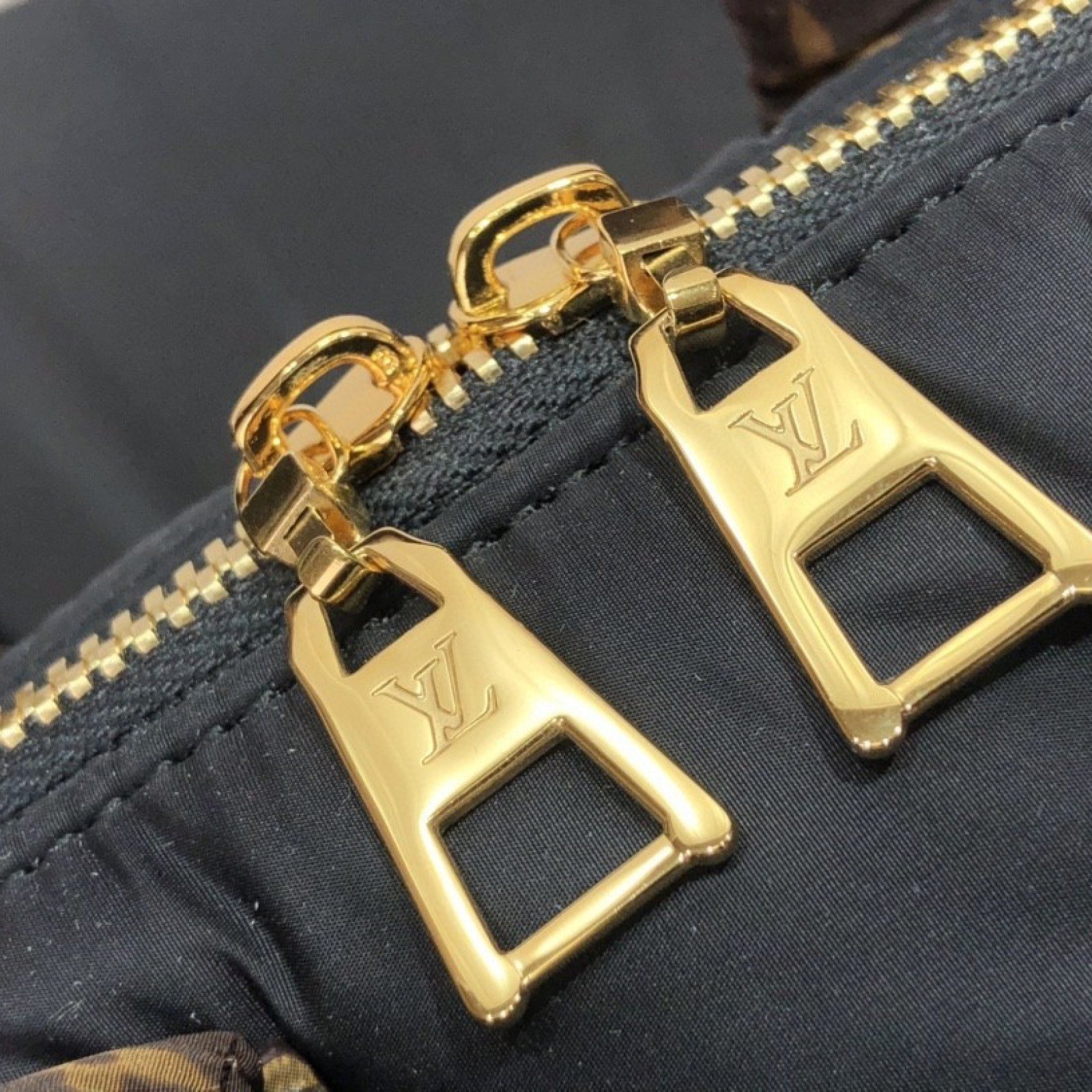 LV SPEEDY BANDOULIERE 25 M59008