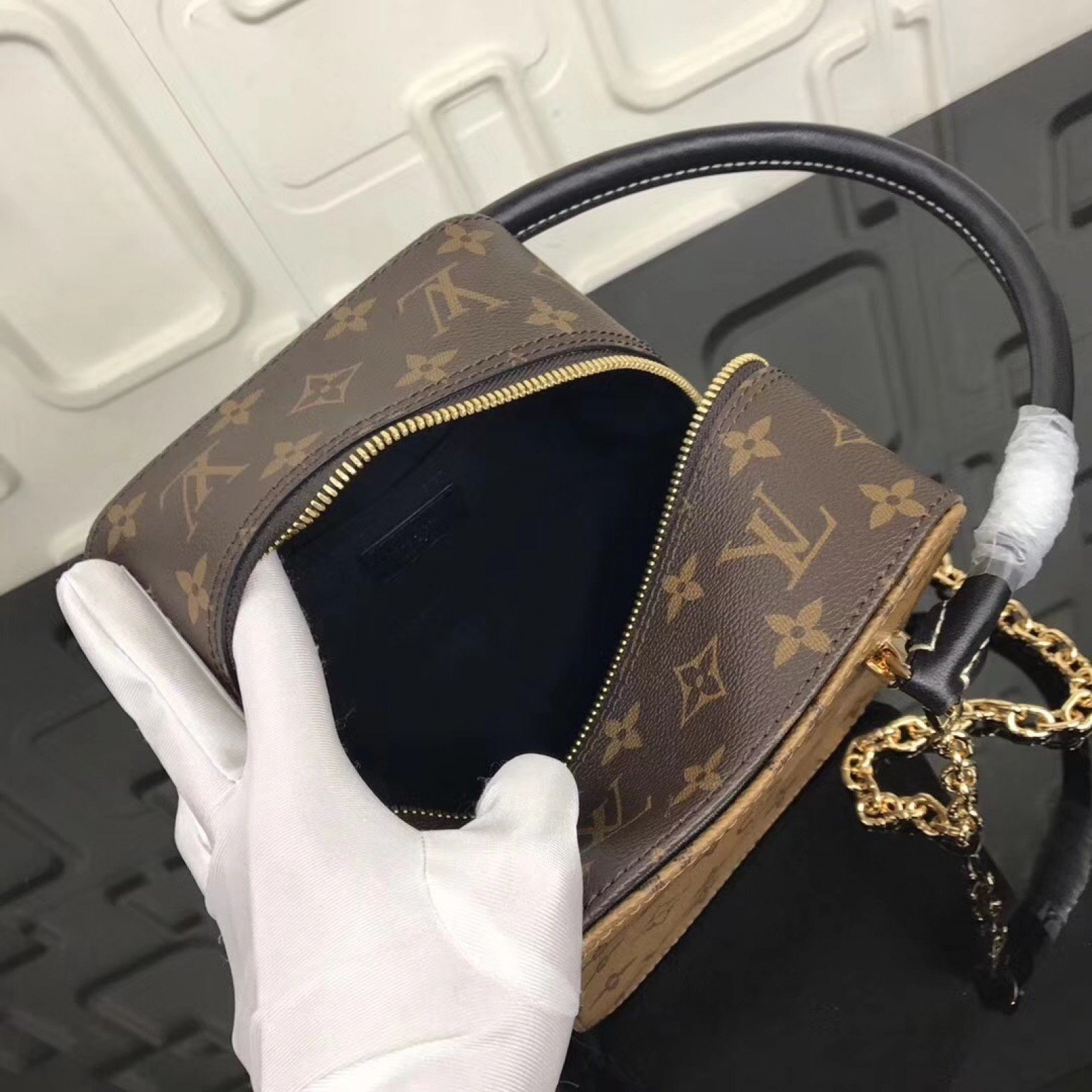LV SQUARE Bag M43589SZ