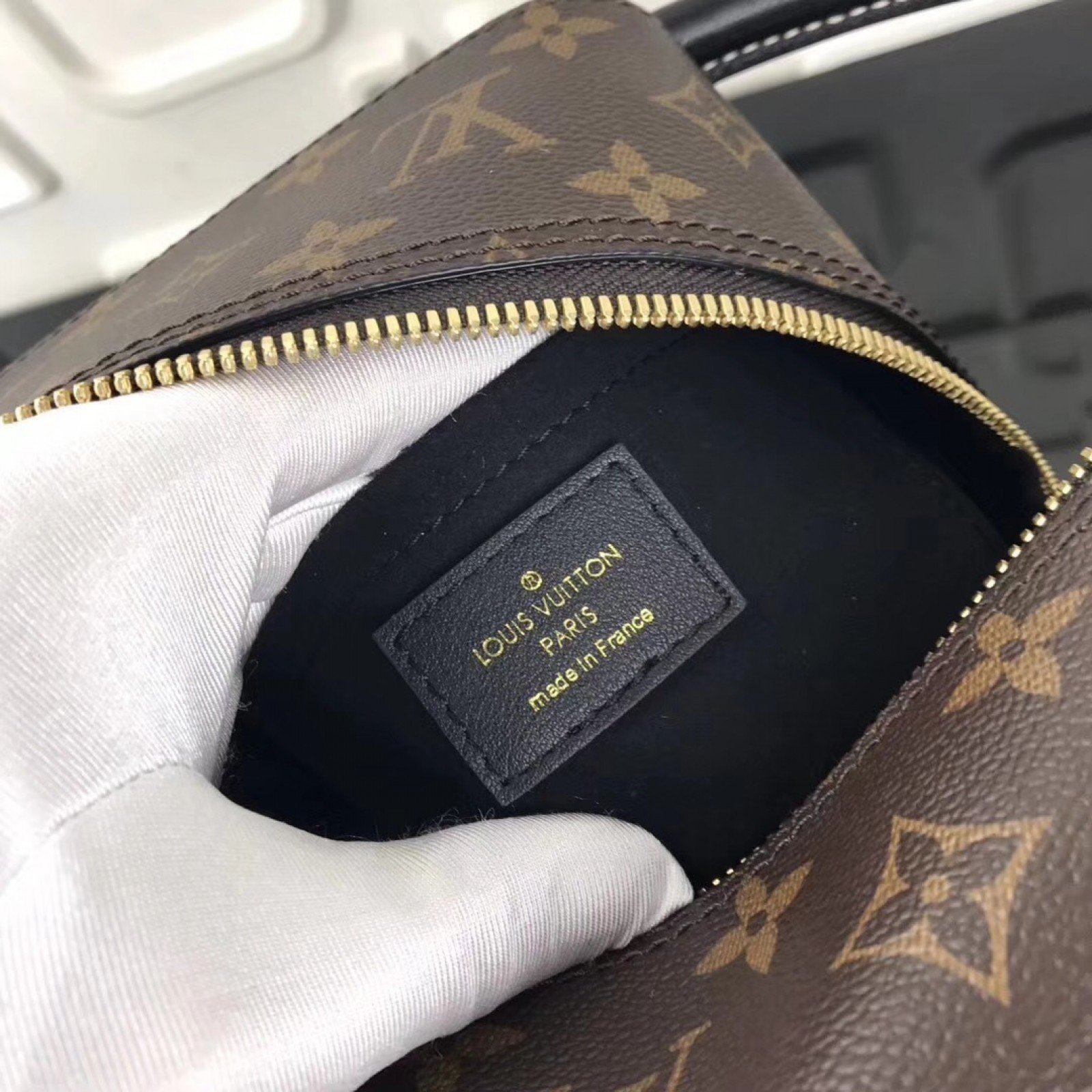 LV SQUARE Bag M43589SZ