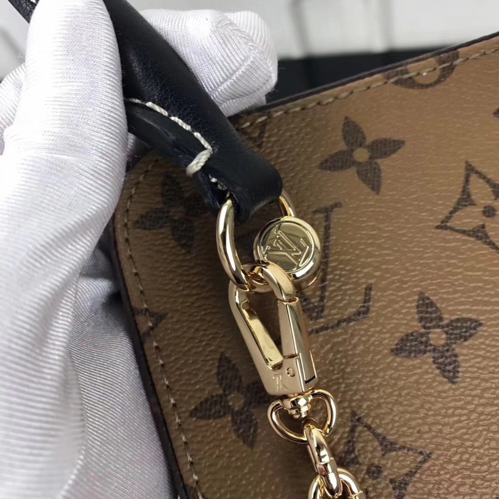 LV SQUARE Bag M43589SZ