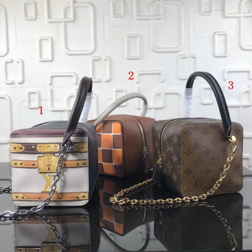 LV SQUARE Bag M52350