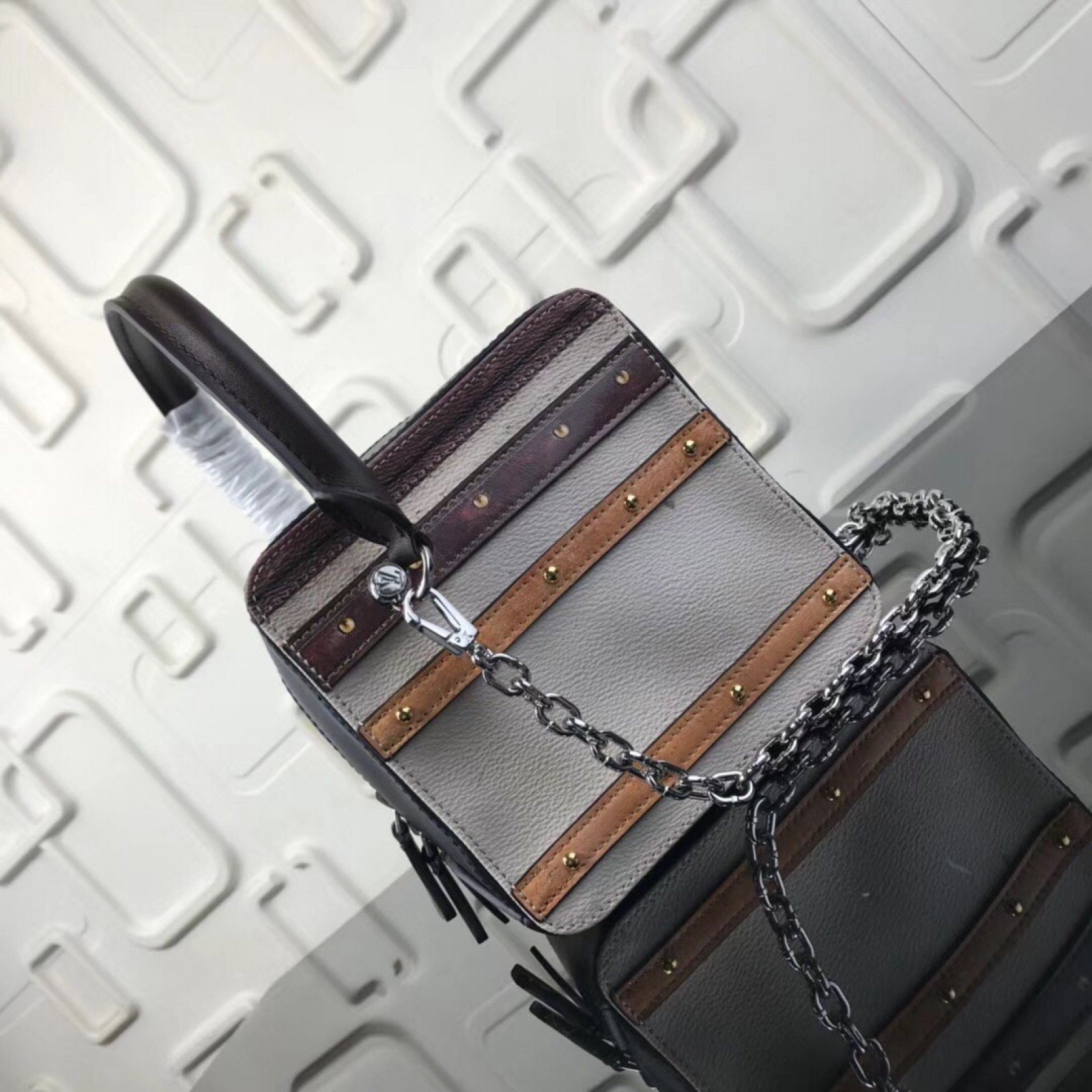 LV SQUARE Bag M52350