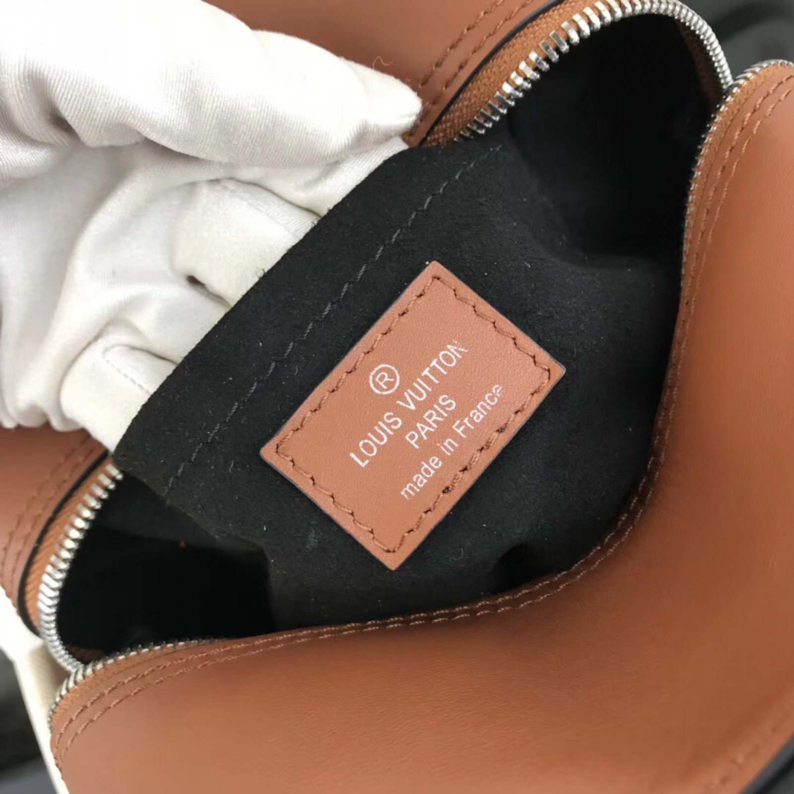 LV SQUARE Bag M62791GZ