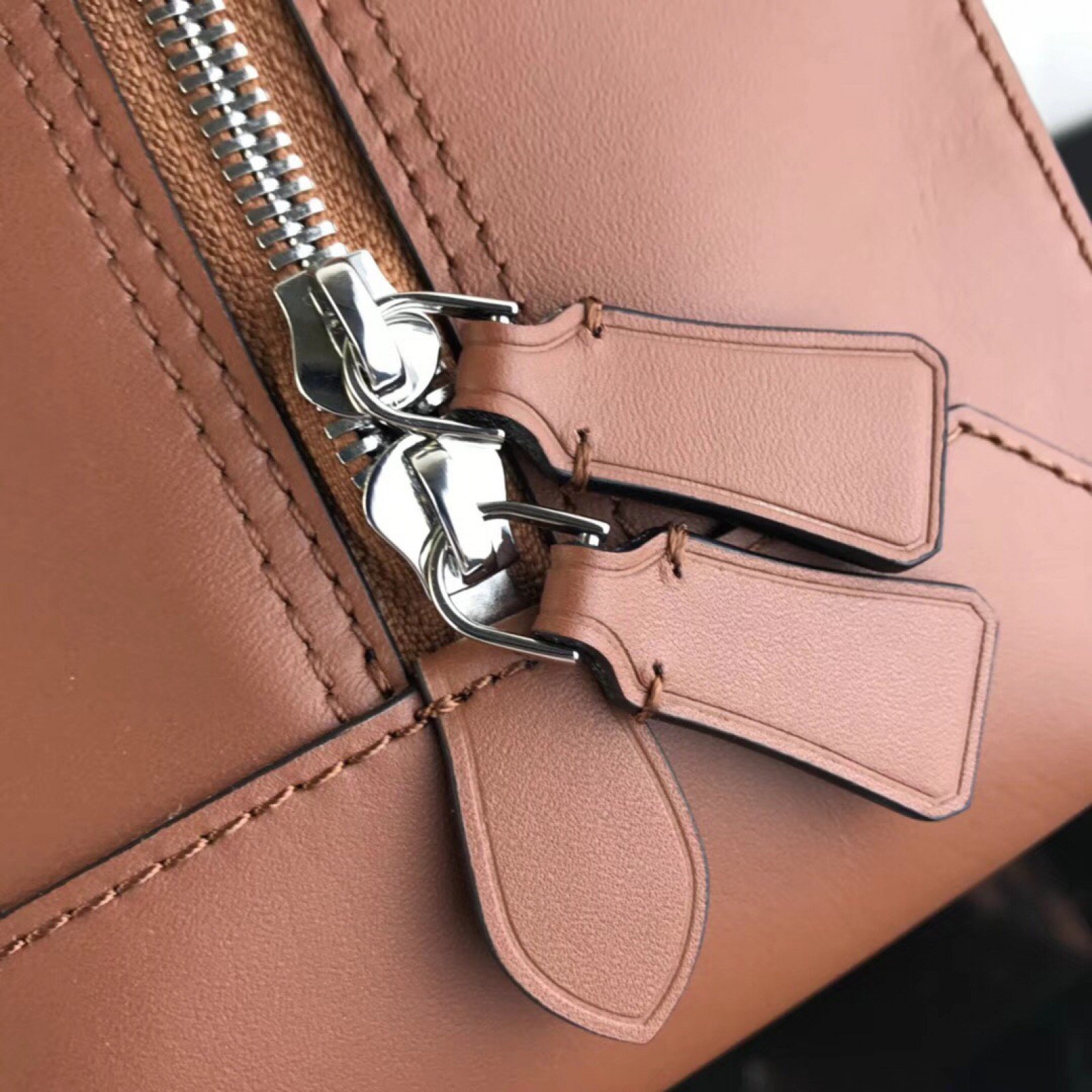 LV SQUARE Bag M62791GZ