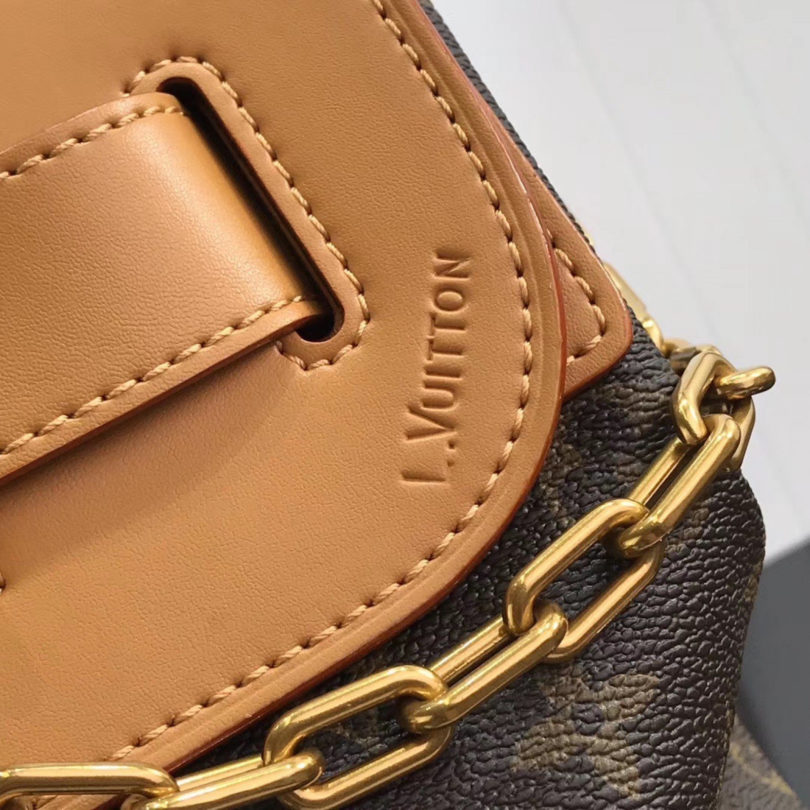 LV STEAMER PM M44473HT