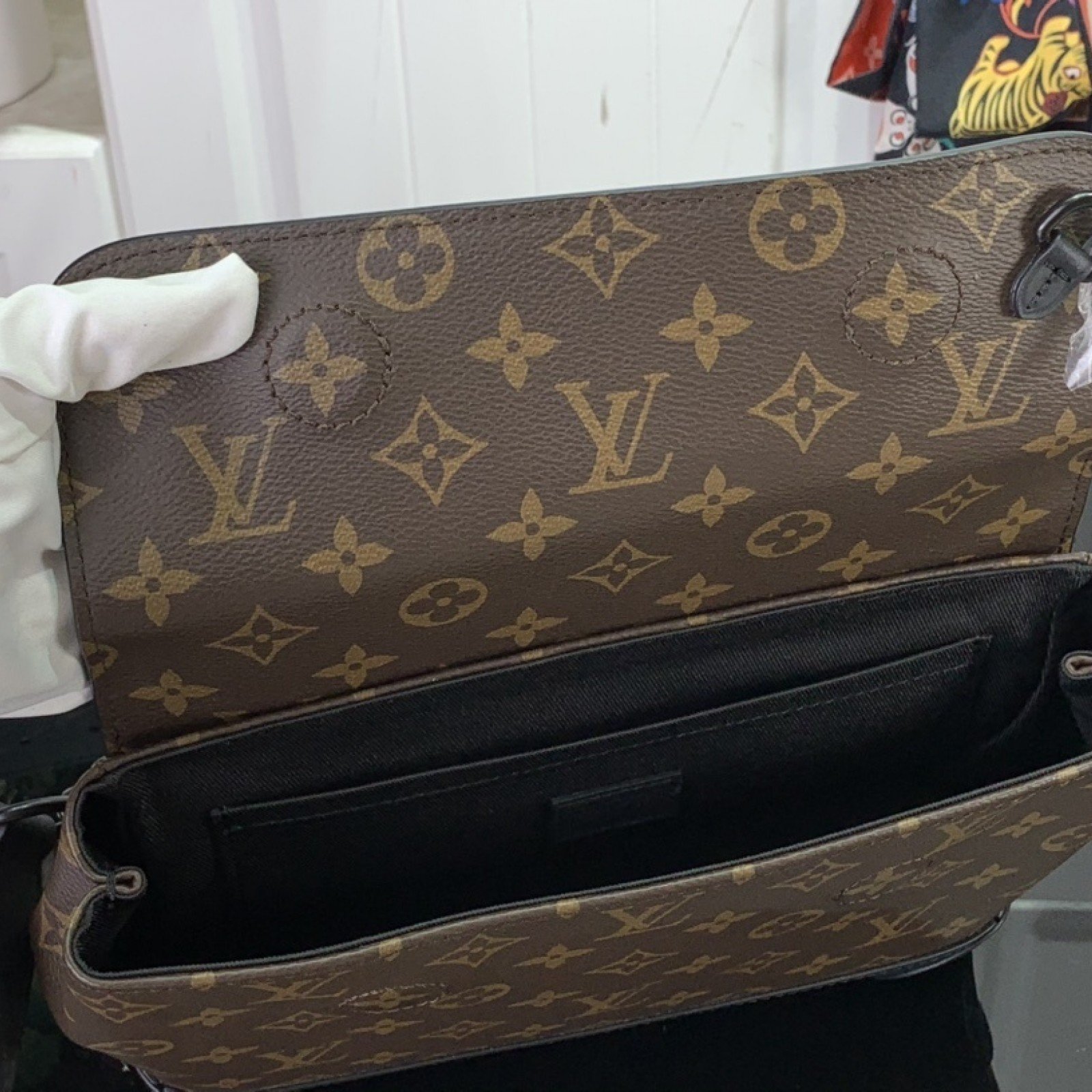 LV STEAMER m46953A