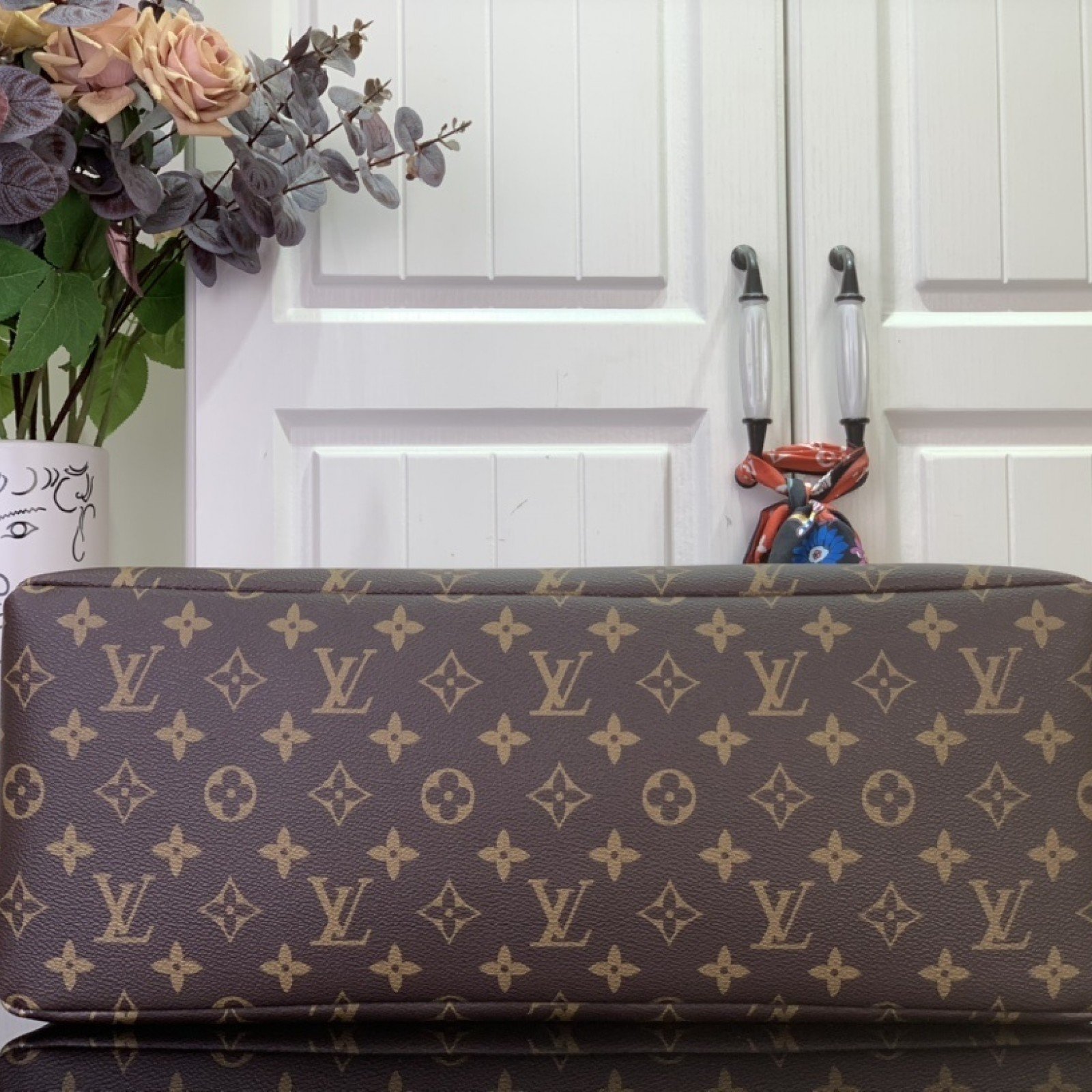LV Shopper Tote M13928