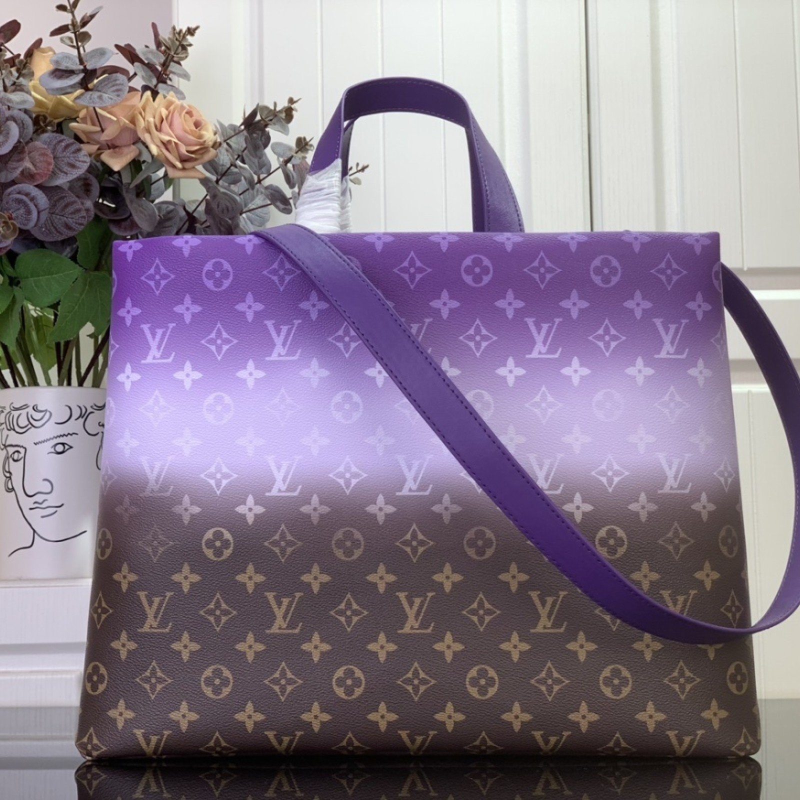LV Shopper Tote M13928