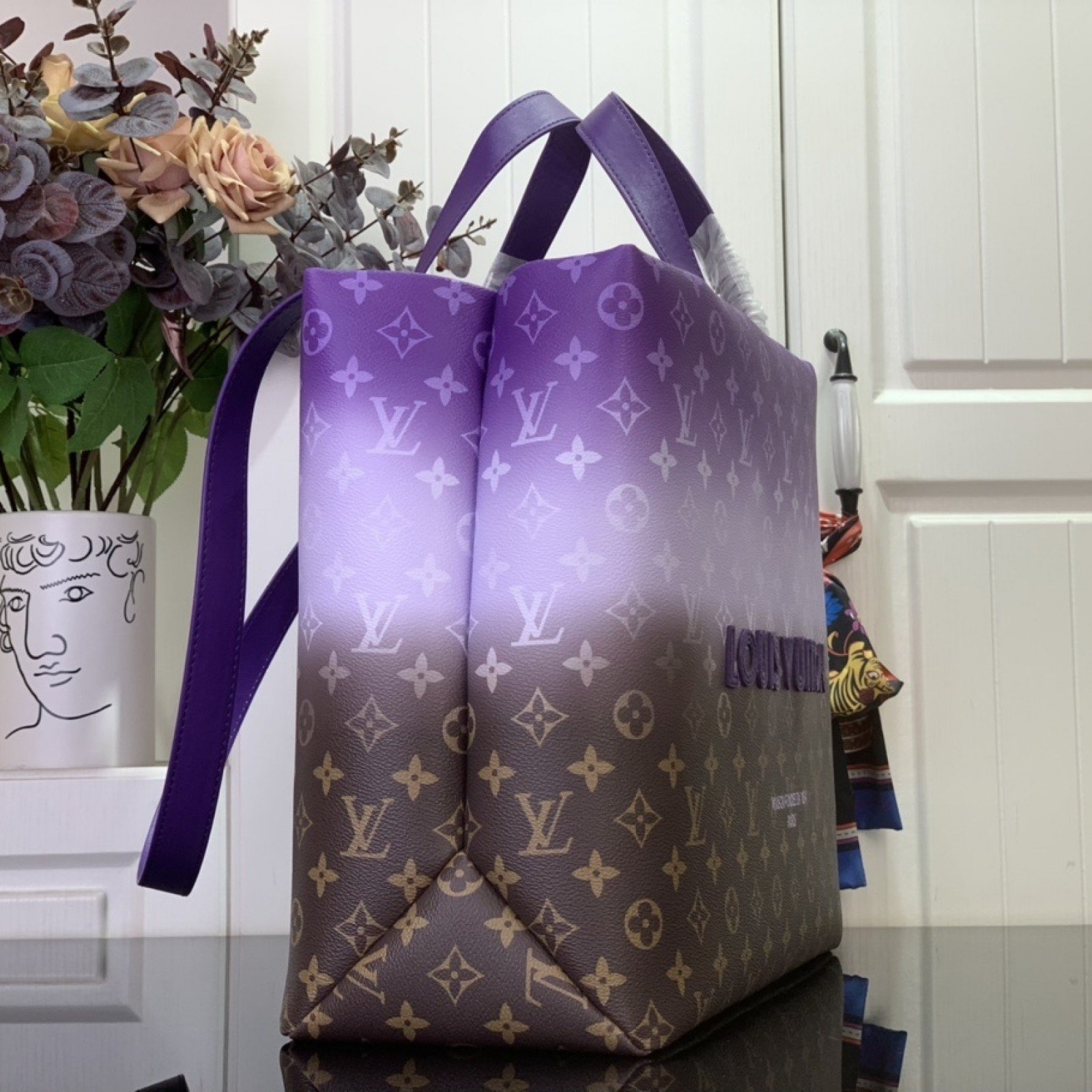 LV Shopper Tote M13928