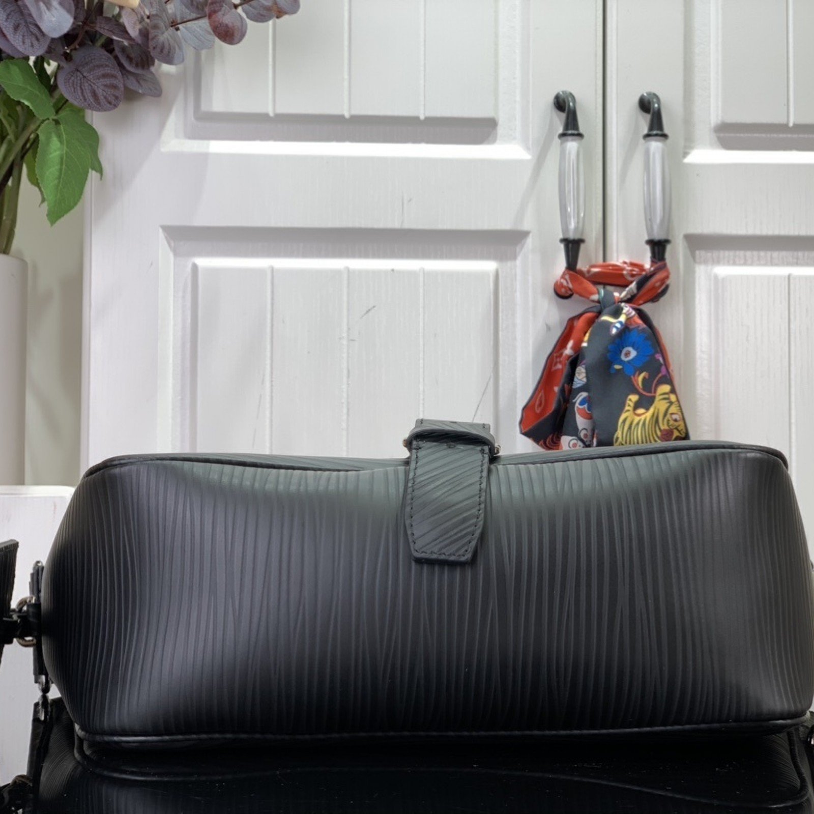 LV Should bag M23097