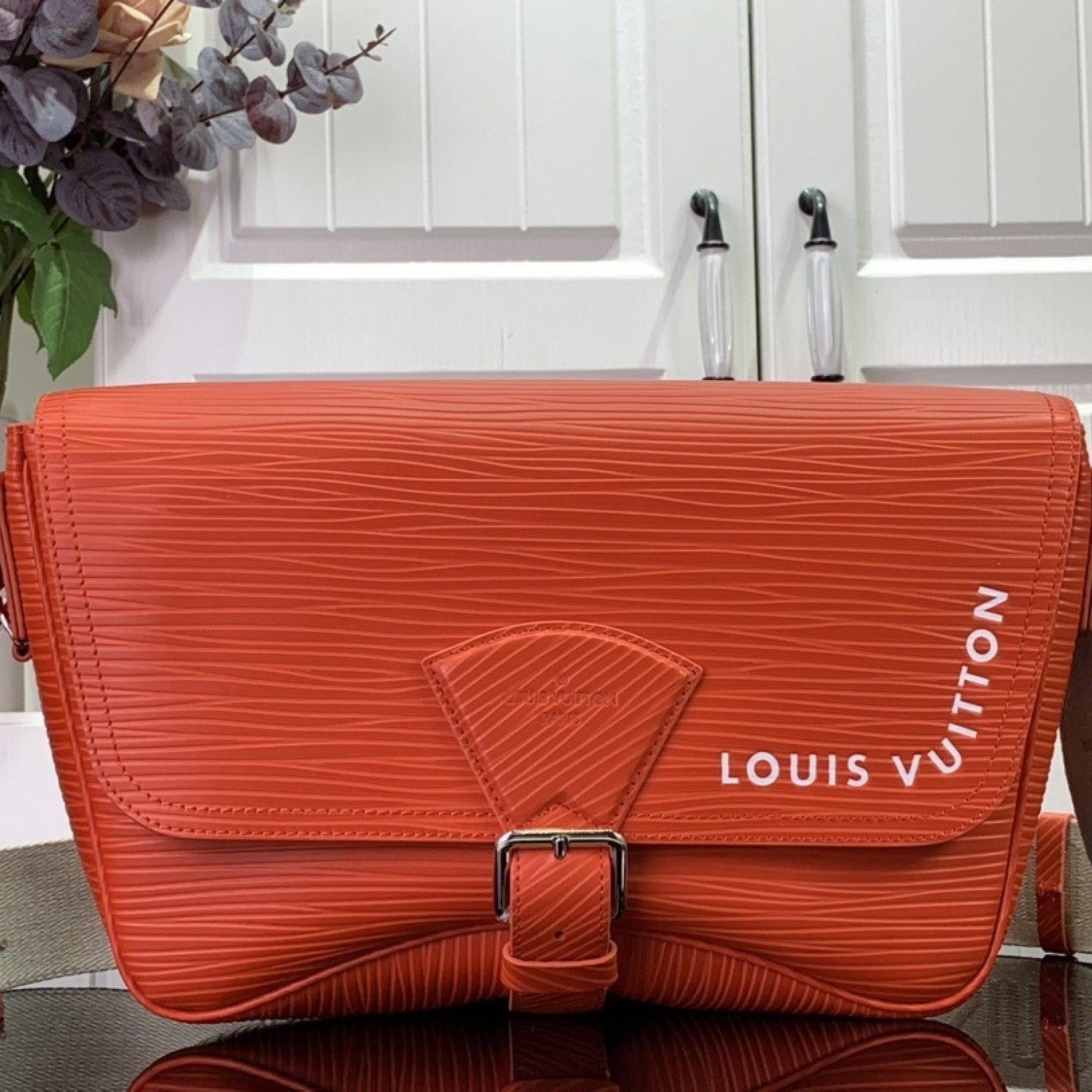 LV Should bag M23097