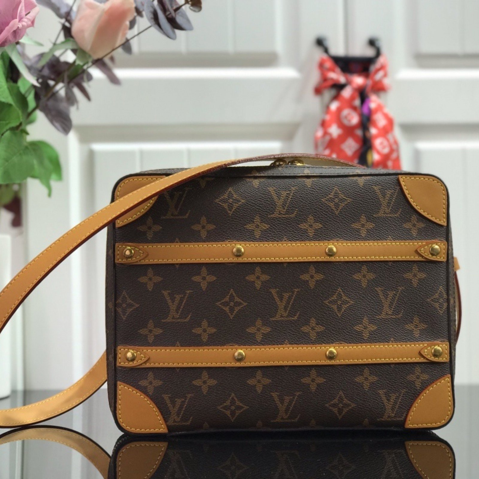 LV Should bag M68494