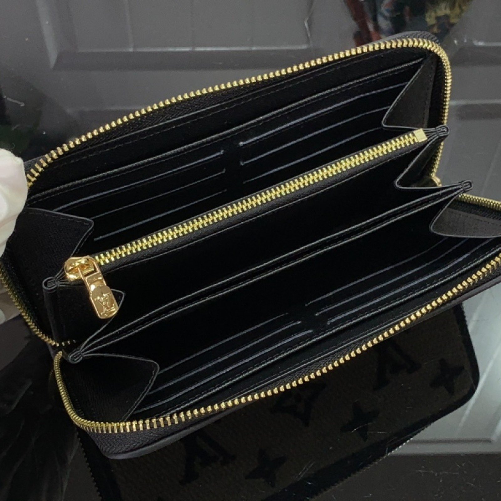 LV Should bag M82529
