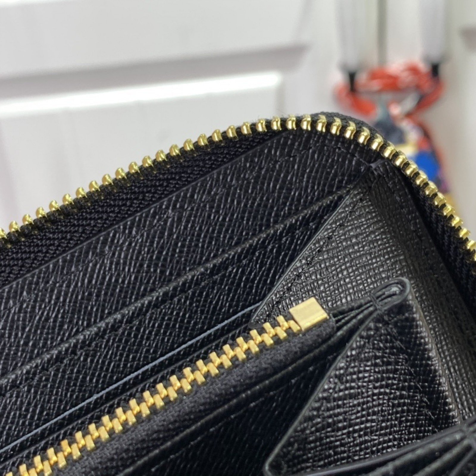 LV Should bag M82529