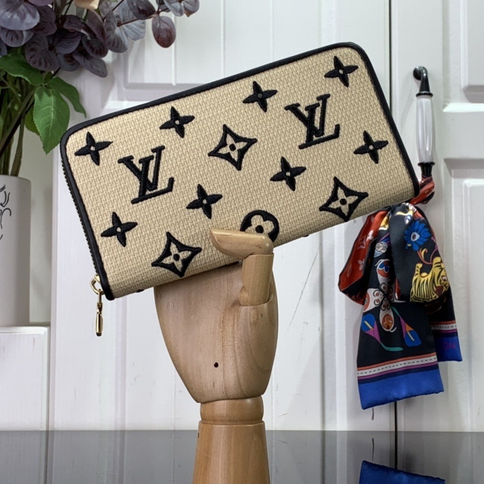 LV Should bag M82529