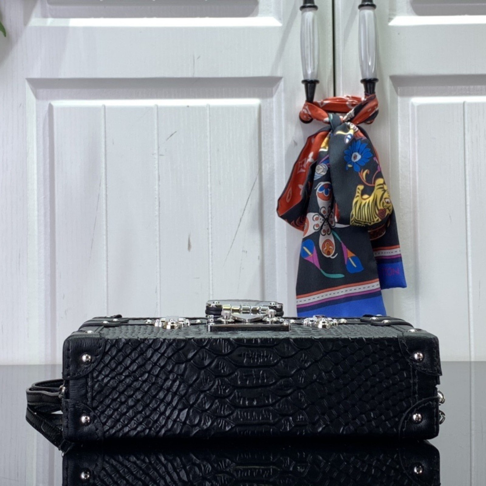 LV Should bag N40273