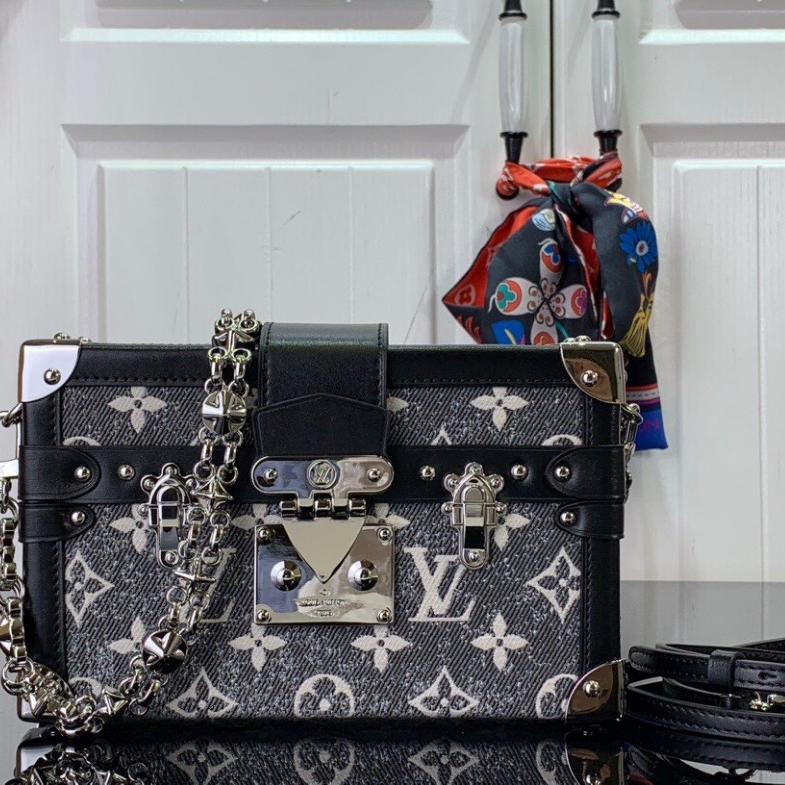 LV Should bag m21462