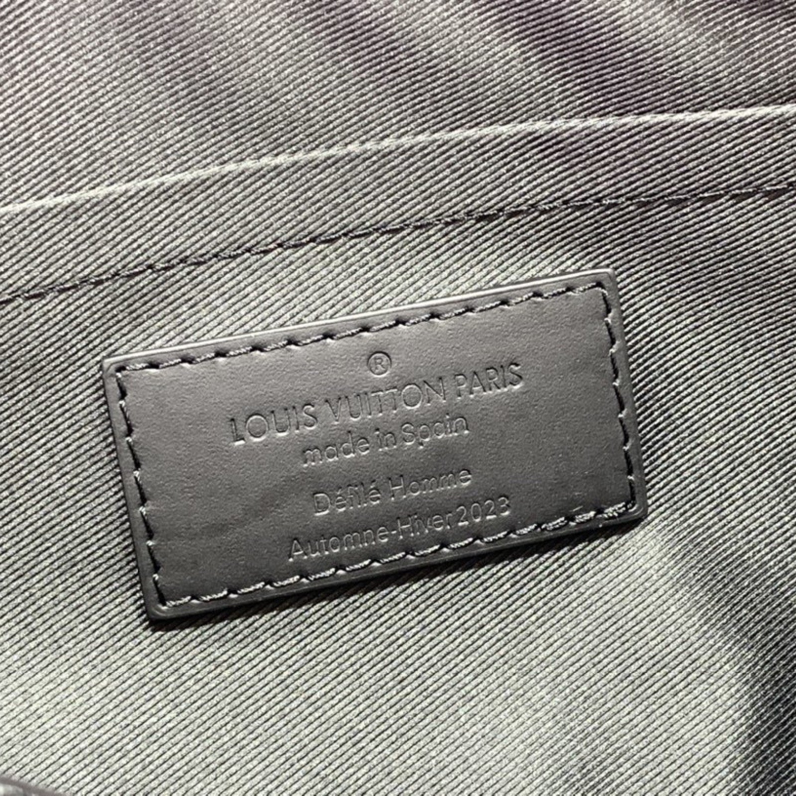 LV Should bag m23092