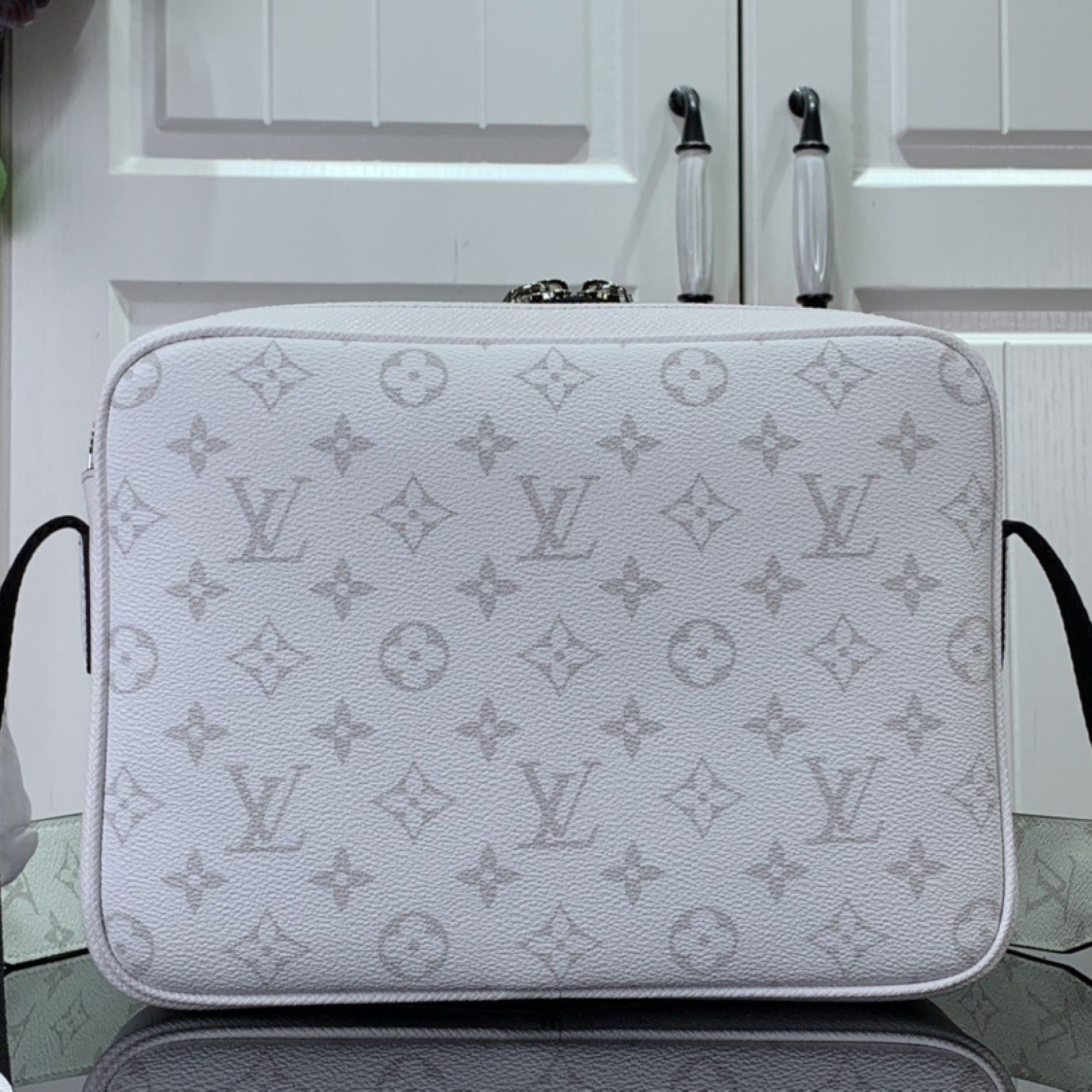 LV Should bag m30873