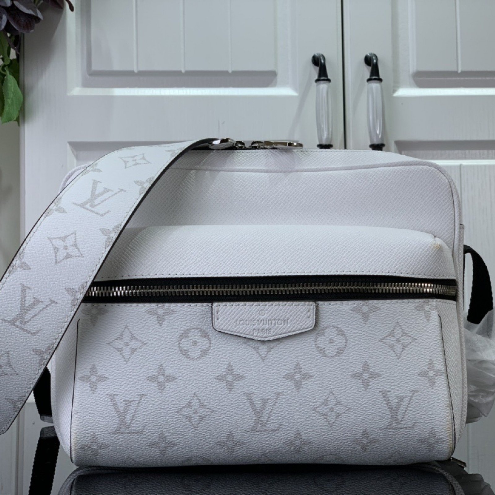 LV Should bag m30873