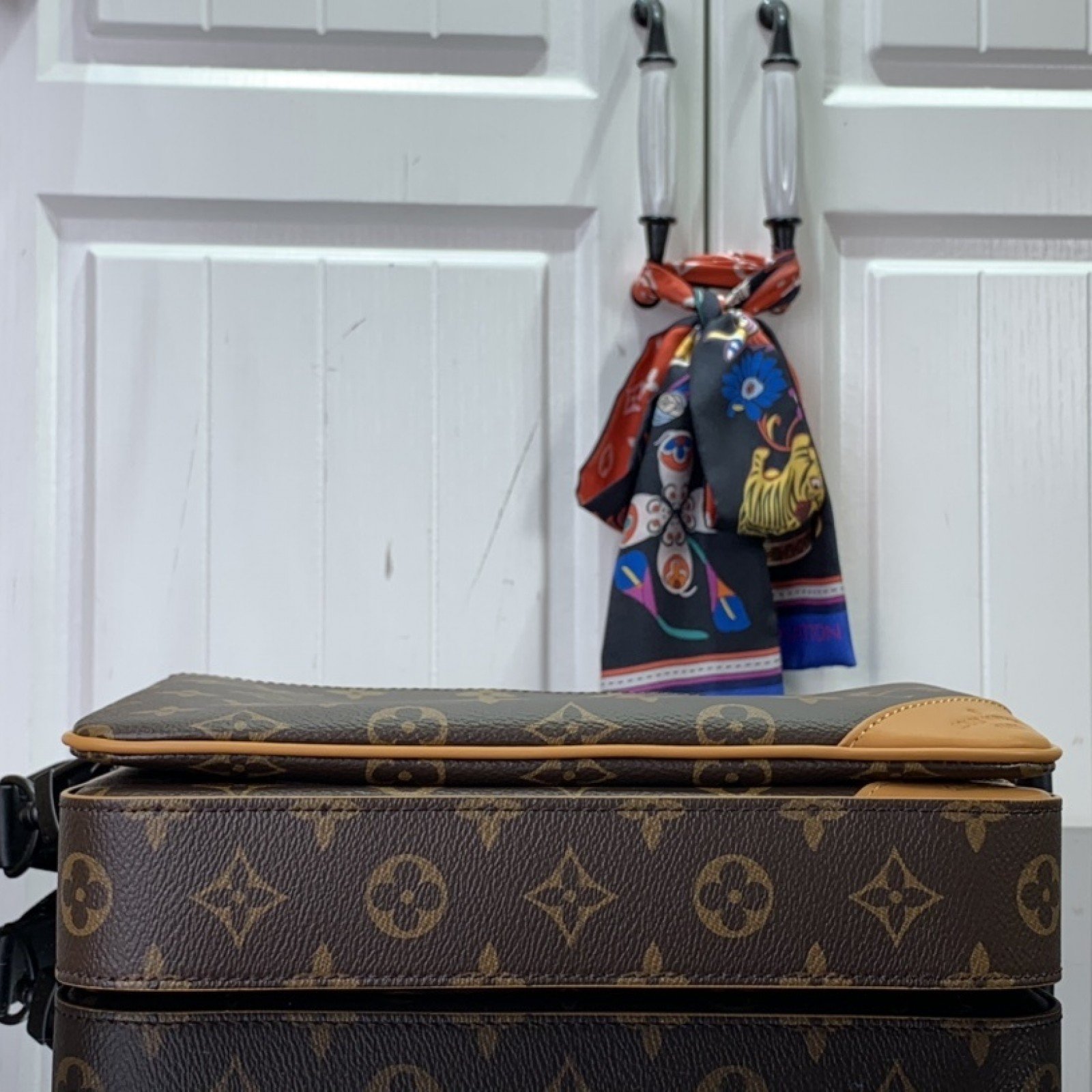 LV Should bag m46694