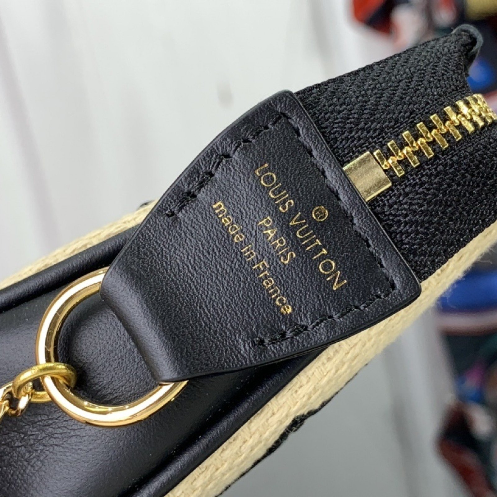 LV Should bag m82472