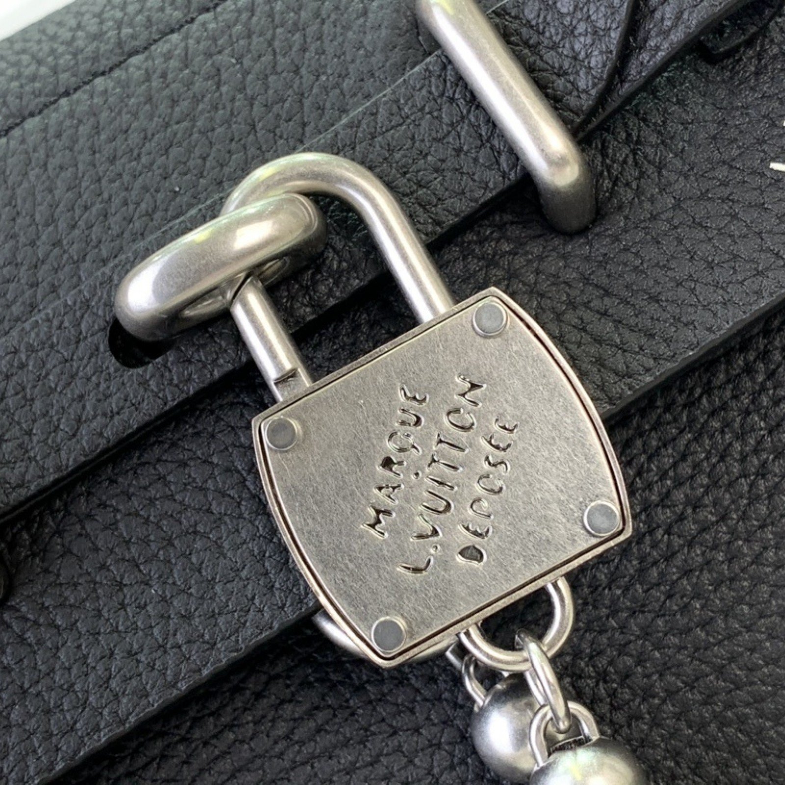 LV Shoulder bag M11637