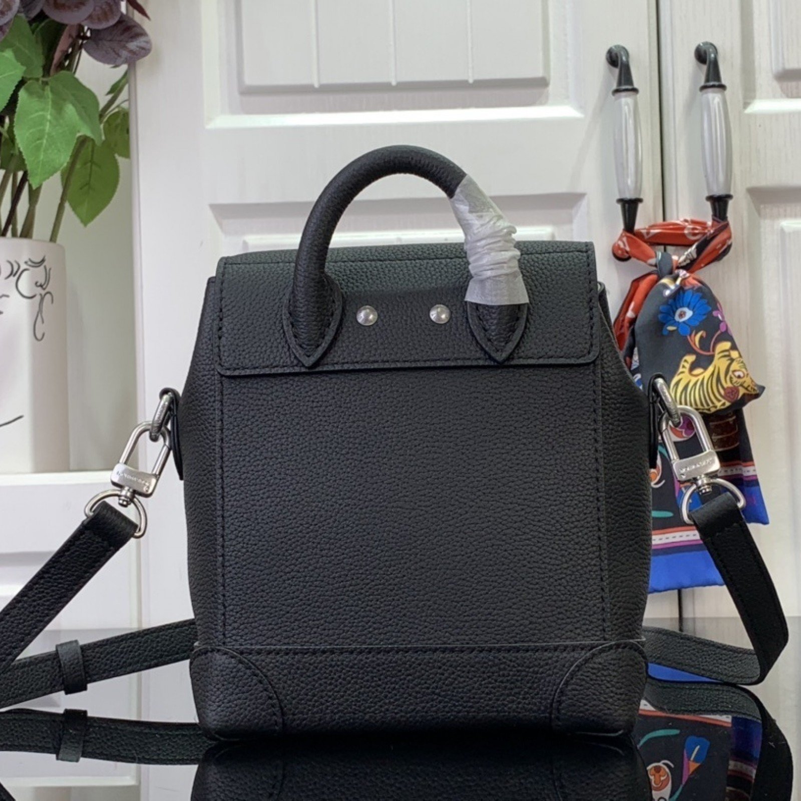LV Shoulder bag M11637