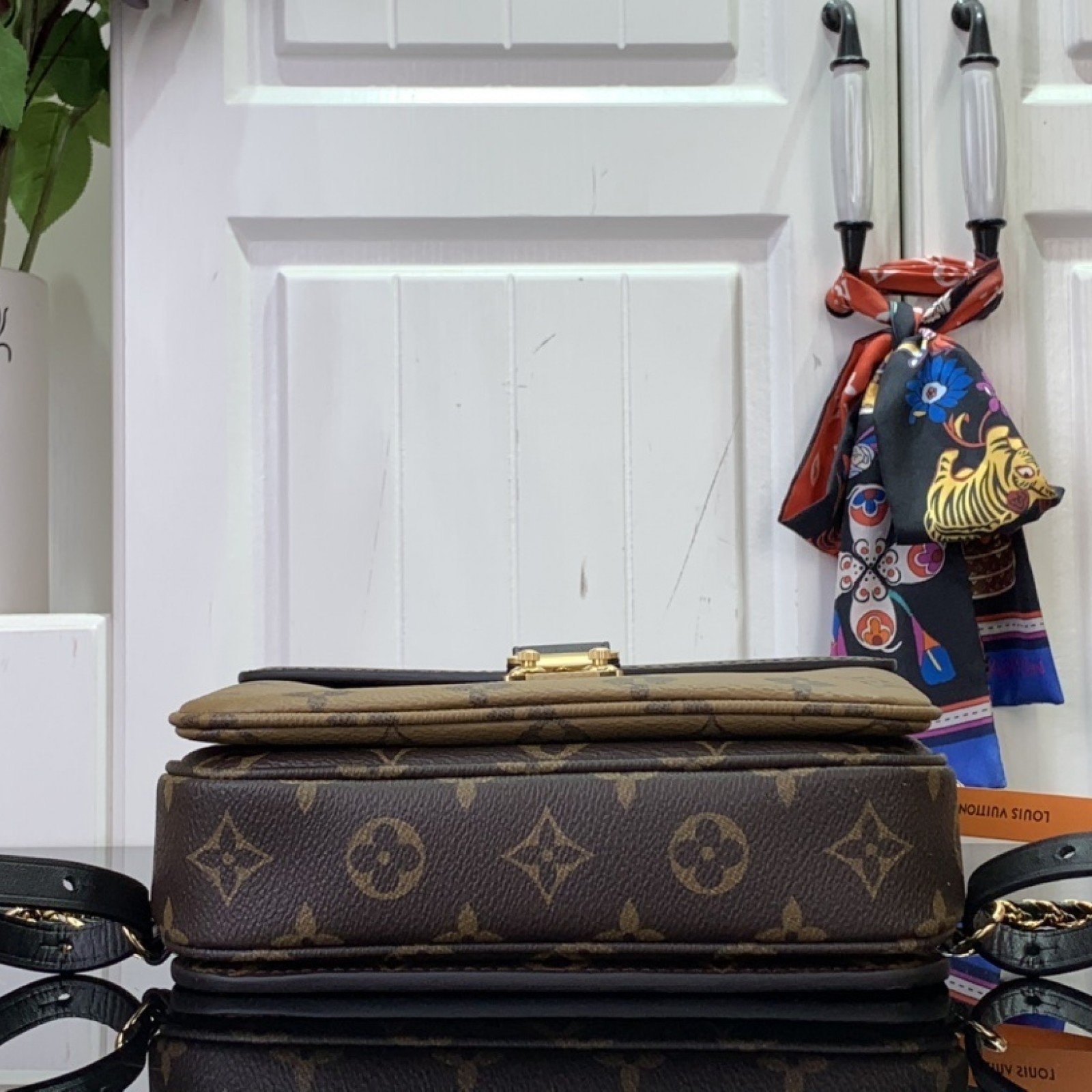 LV Shoulder bag M11941