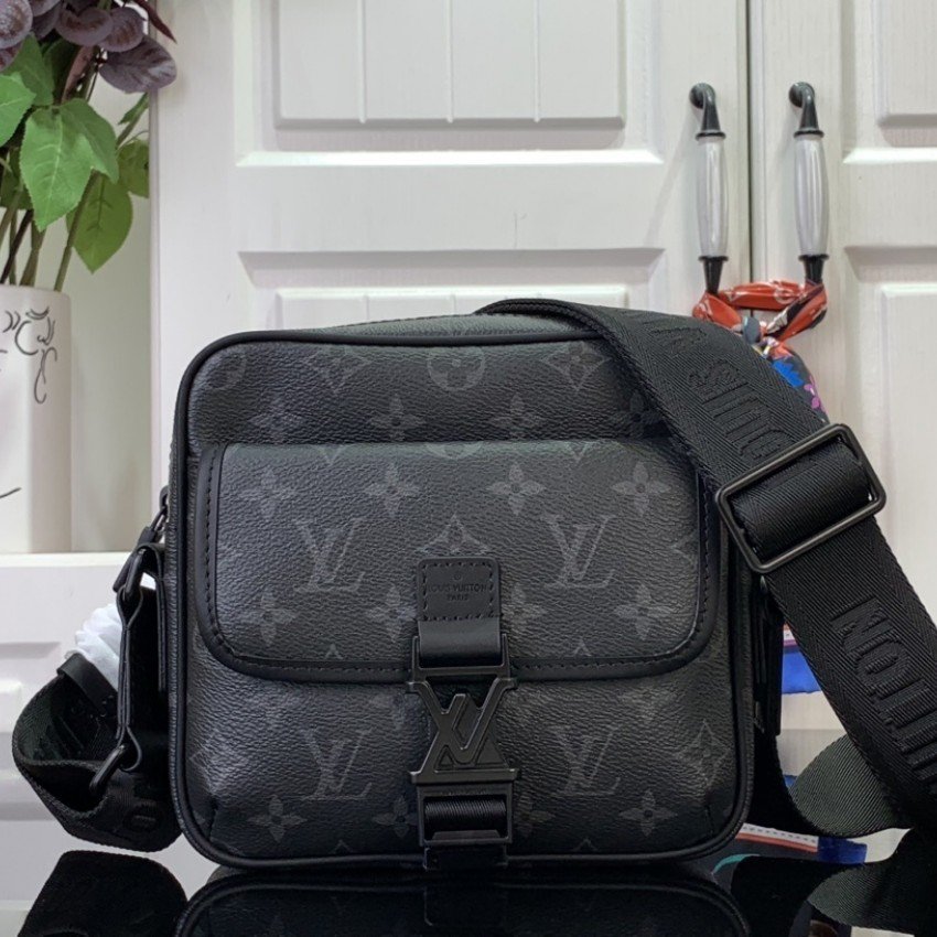 LV Shoulder bag M12518