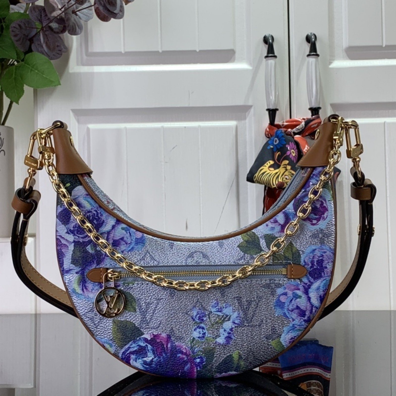 LV Shoulder bag M21183