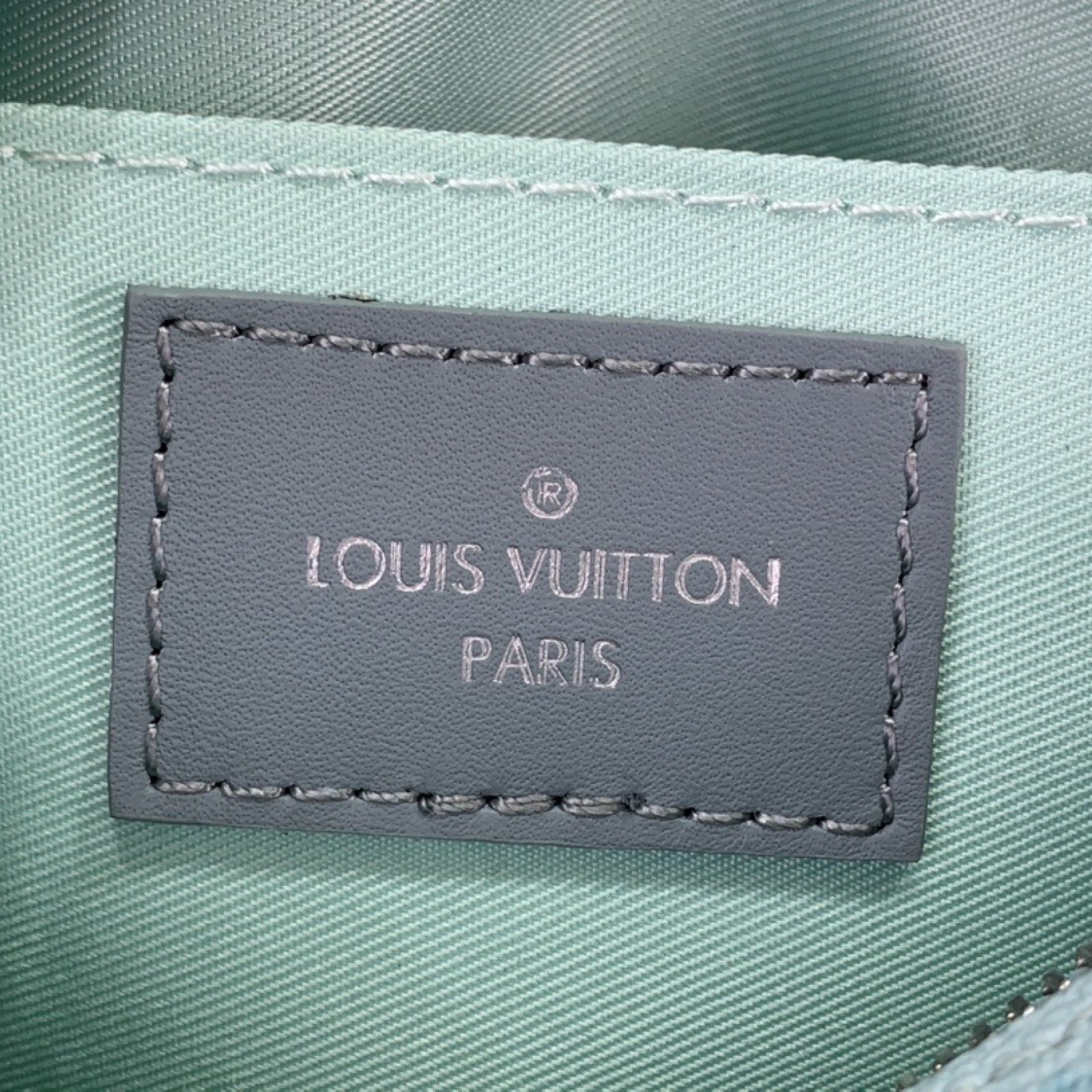 LV Shoulder bag M22588A
