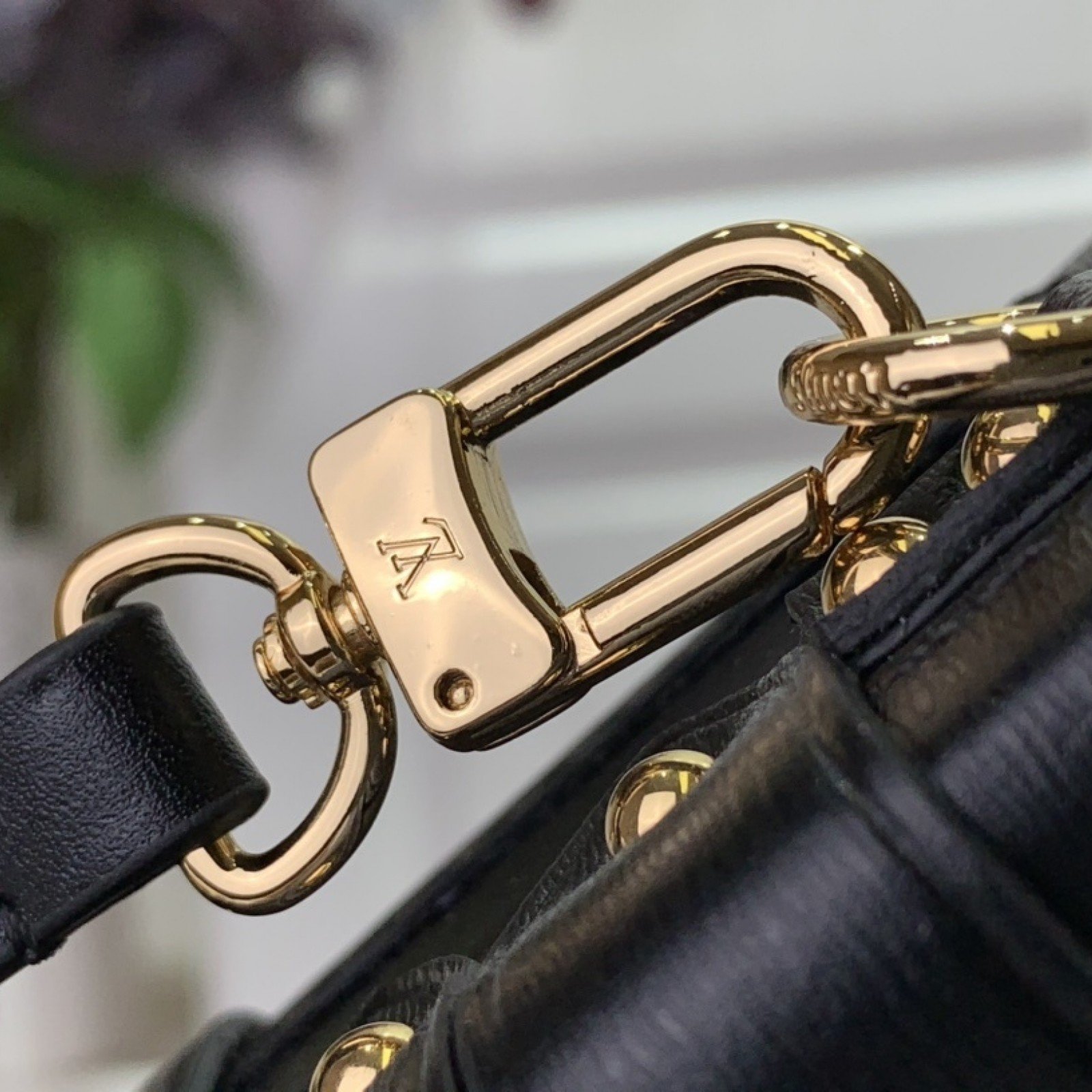 LV Shoulder bag M22895