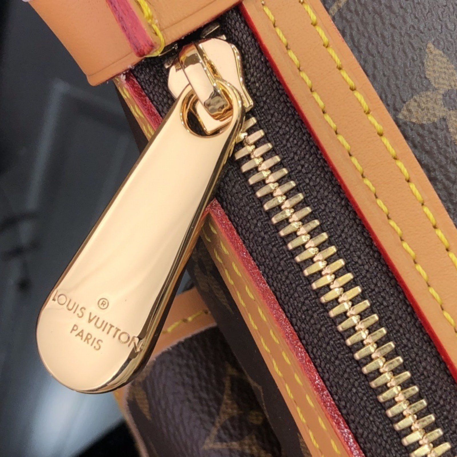 LV Shoulder bag M40077