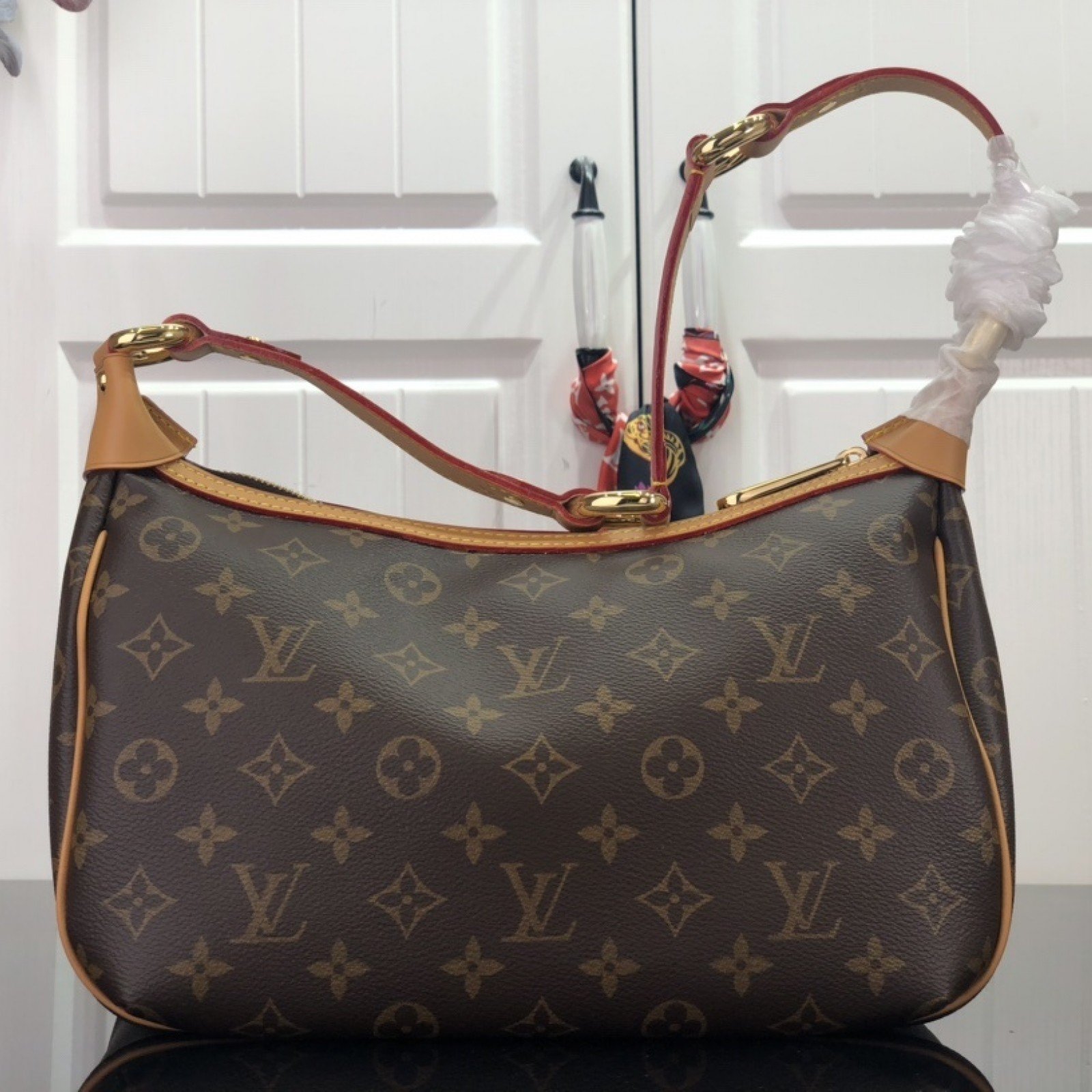 LV Shoulder bag M40077