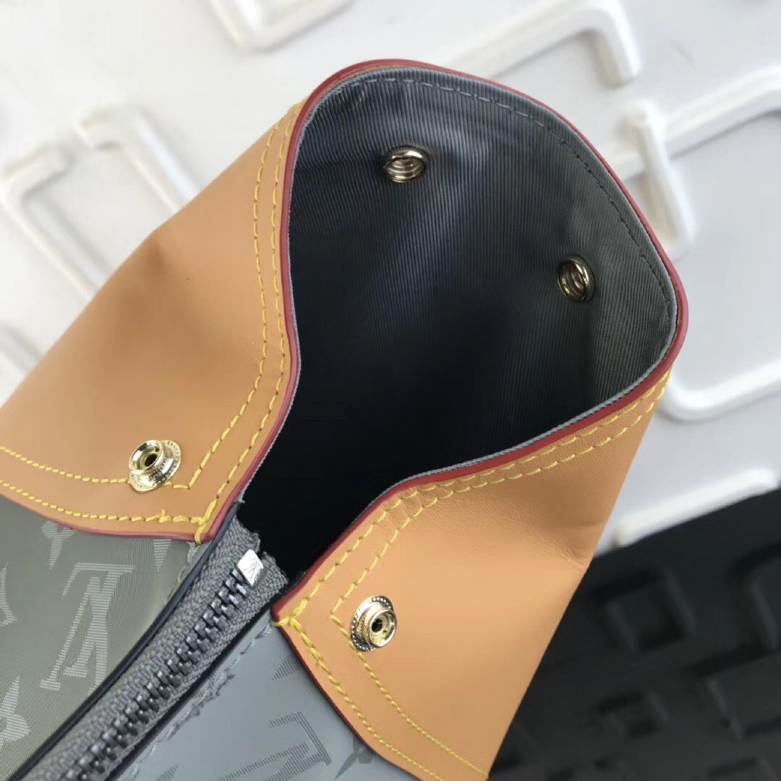 LV Shoulder bag M43882