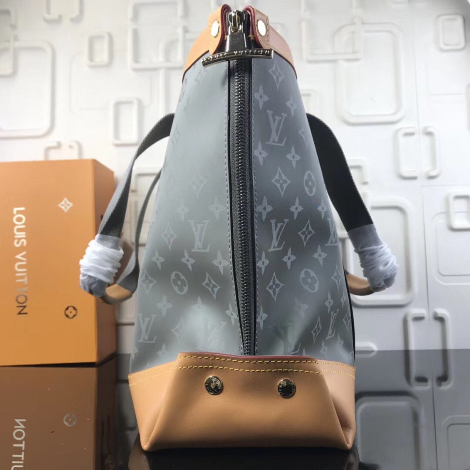 LV Shoulder bag M43882