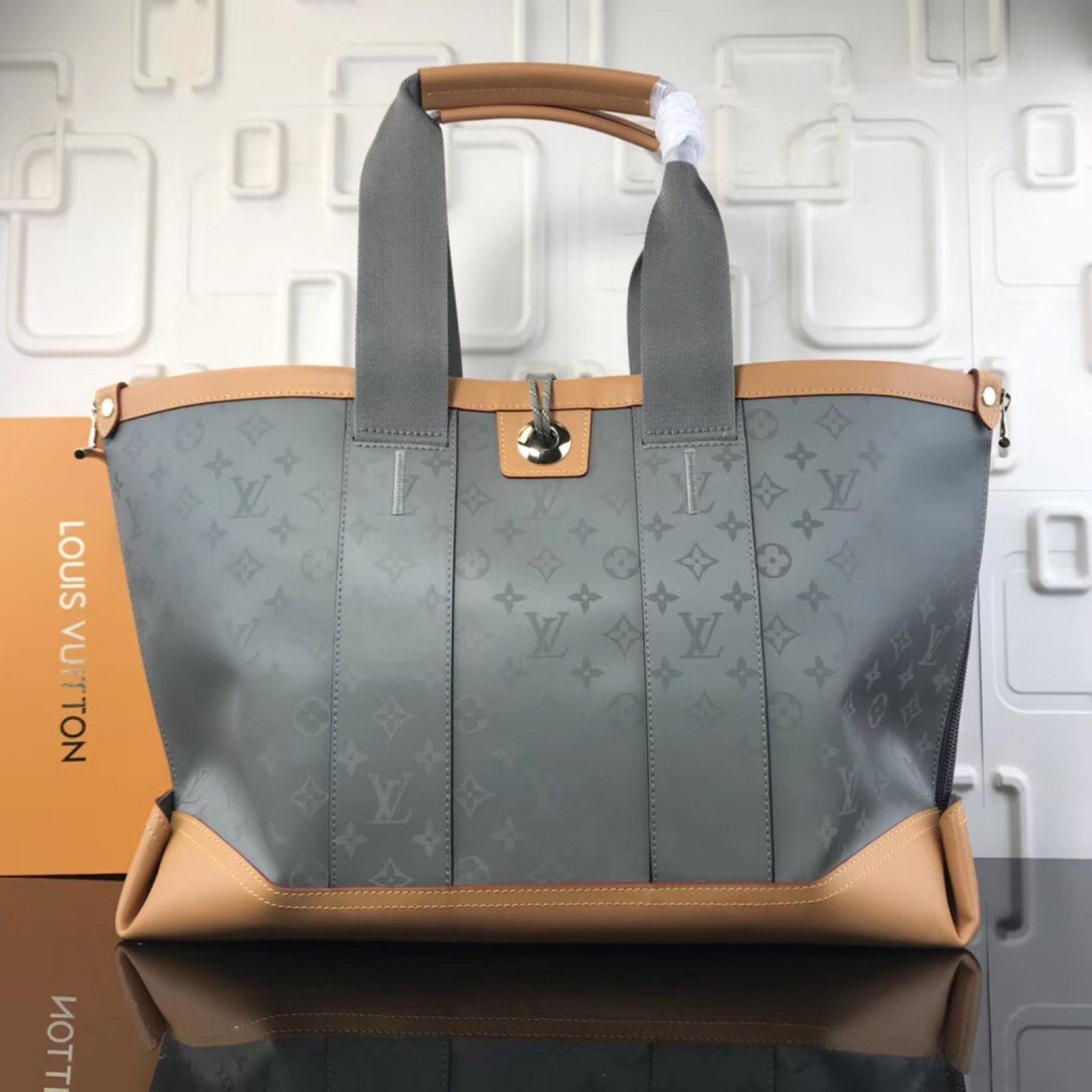 LV Shoulder bag M43882