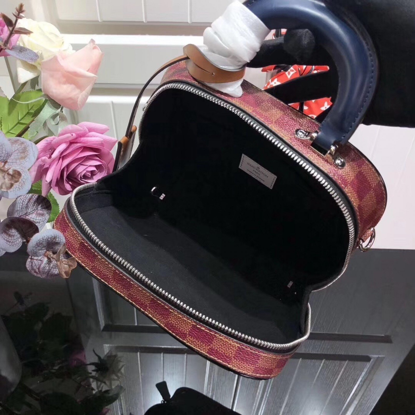 LV Shoulder bag M44582GZ