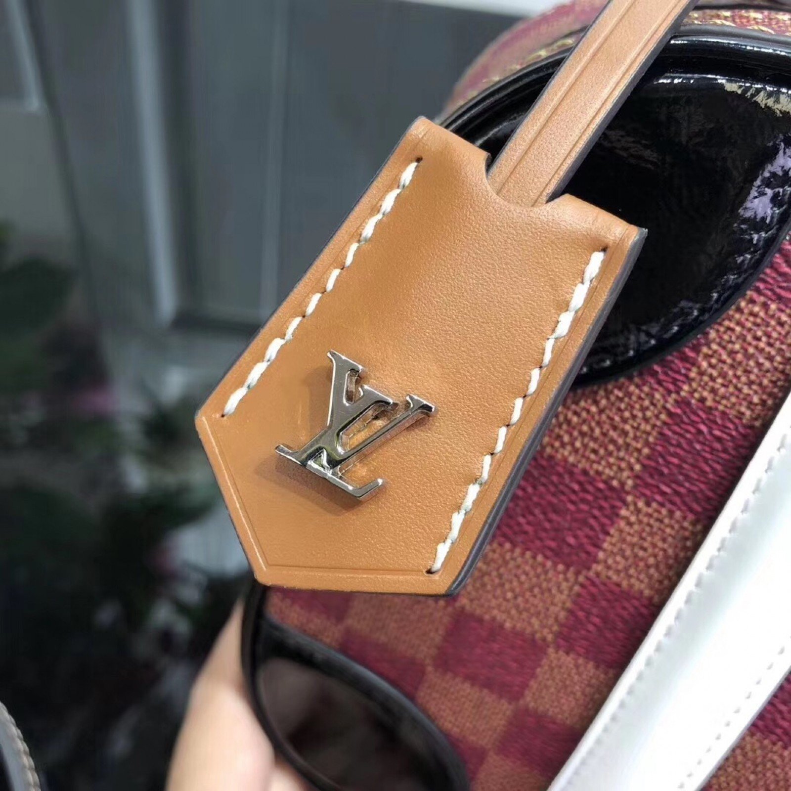 LV Shoulder bag M44582GZ