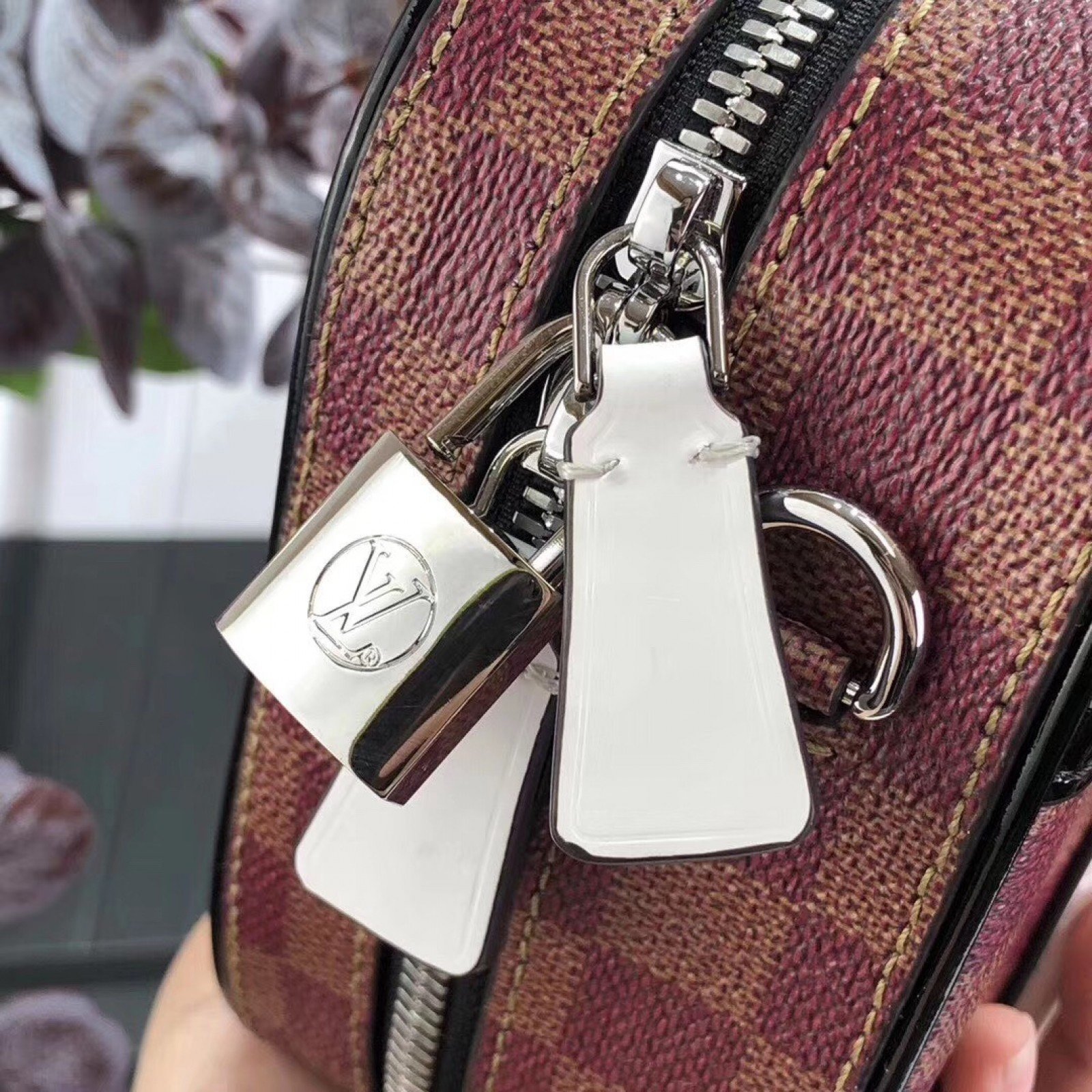 LV Shoulder bag M44582GZ