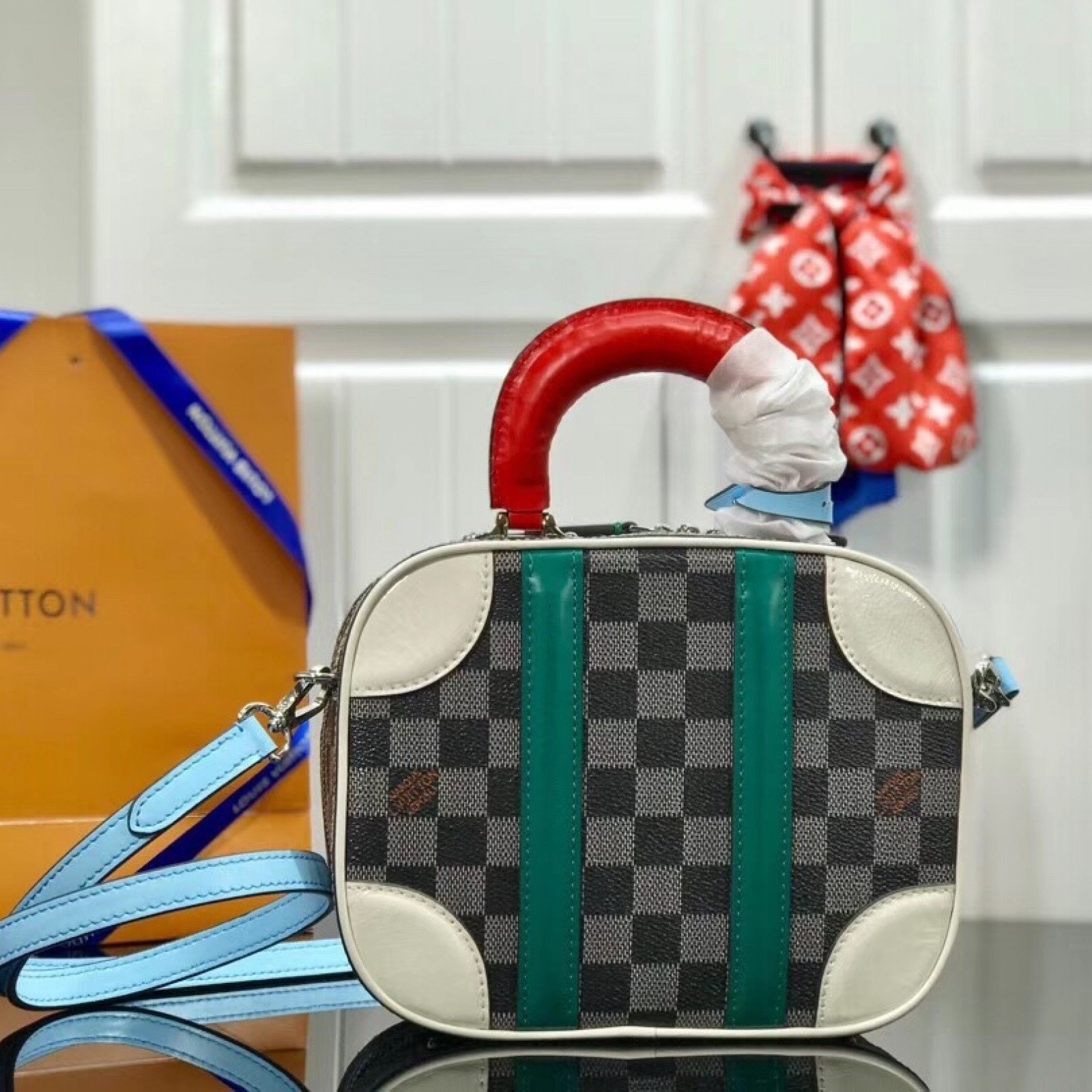 LV Shoulder bag M44582GZ