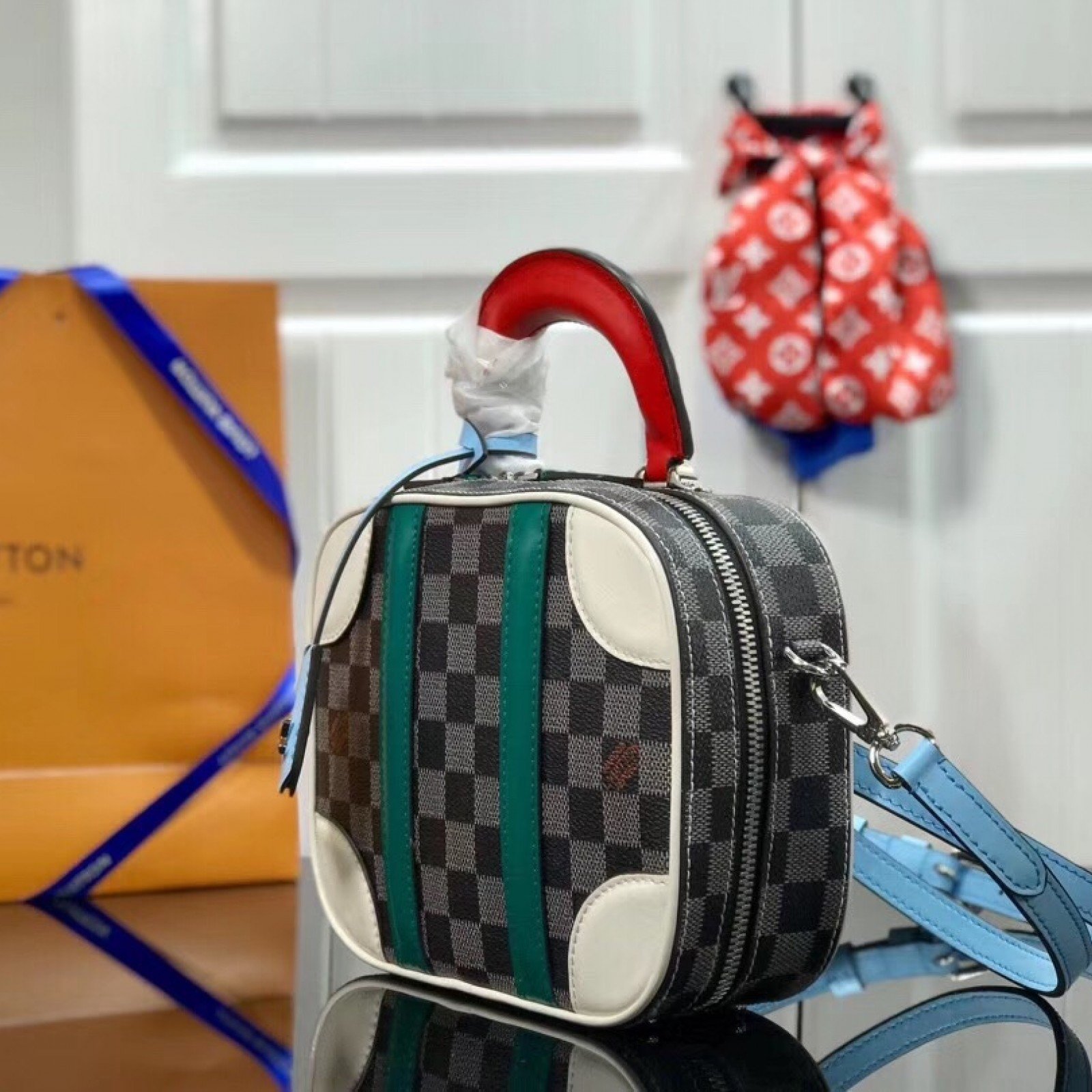 LV Shoulder bag M44582GZ