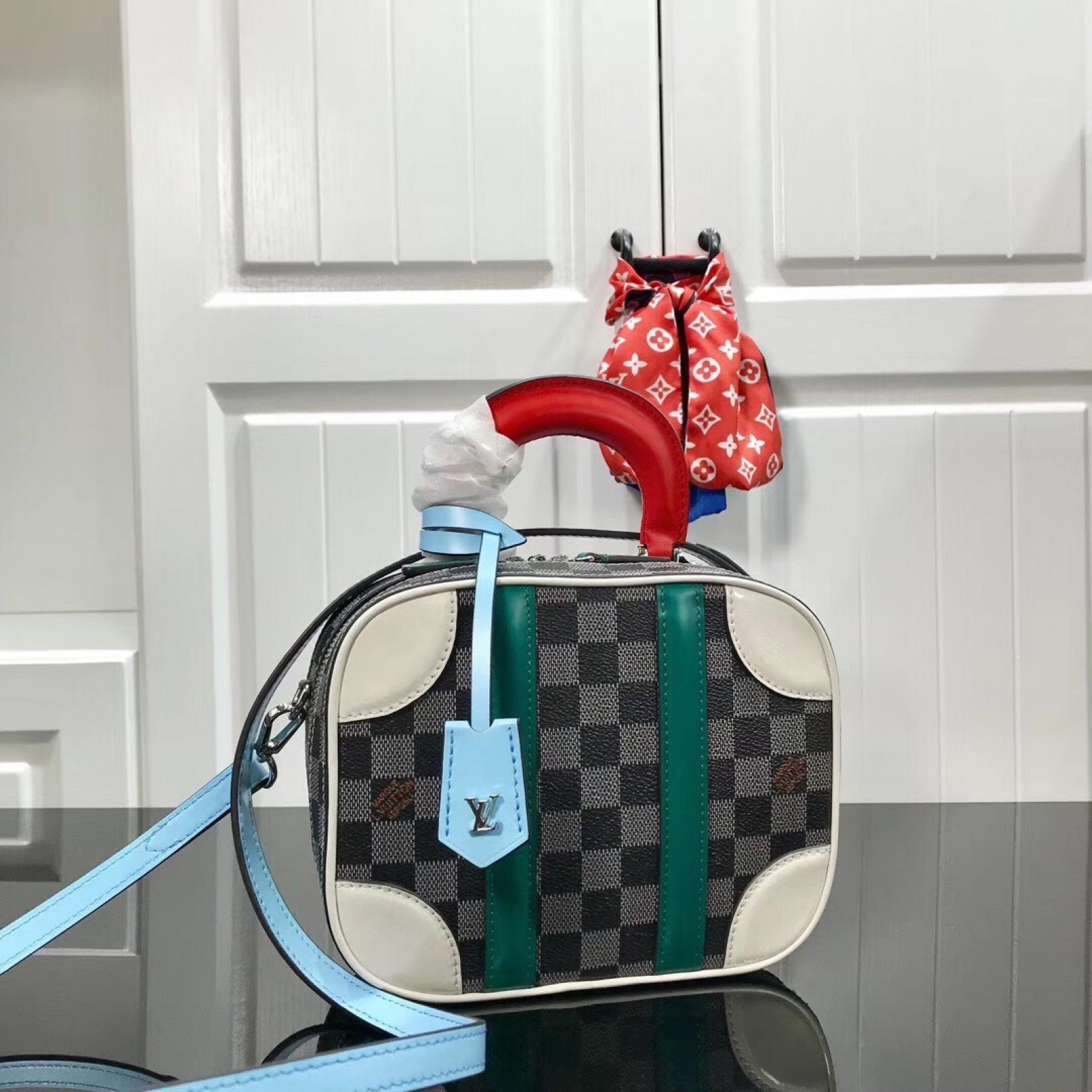 LV Shoulder bag M44582GZ