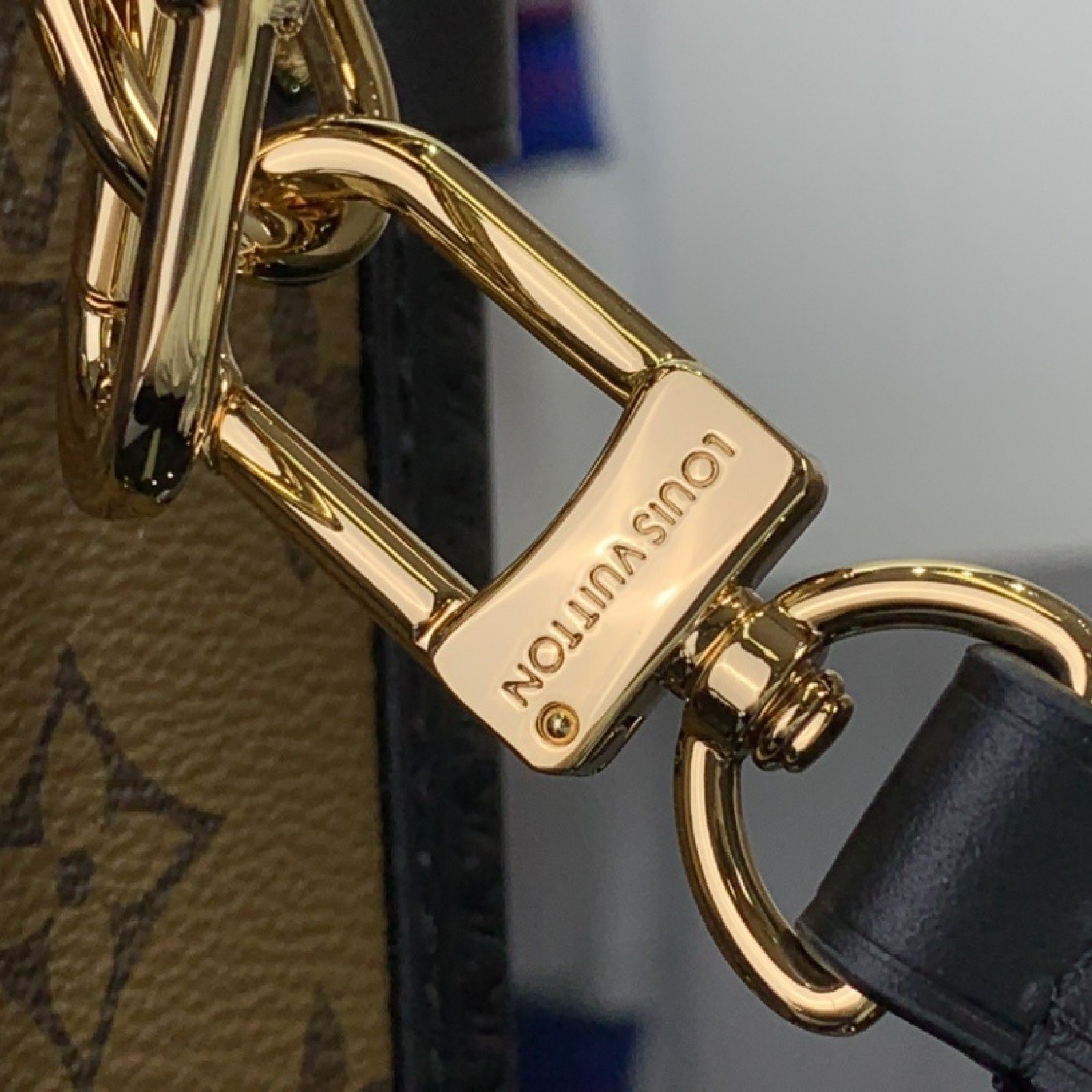 LV Shoulder bag M46358