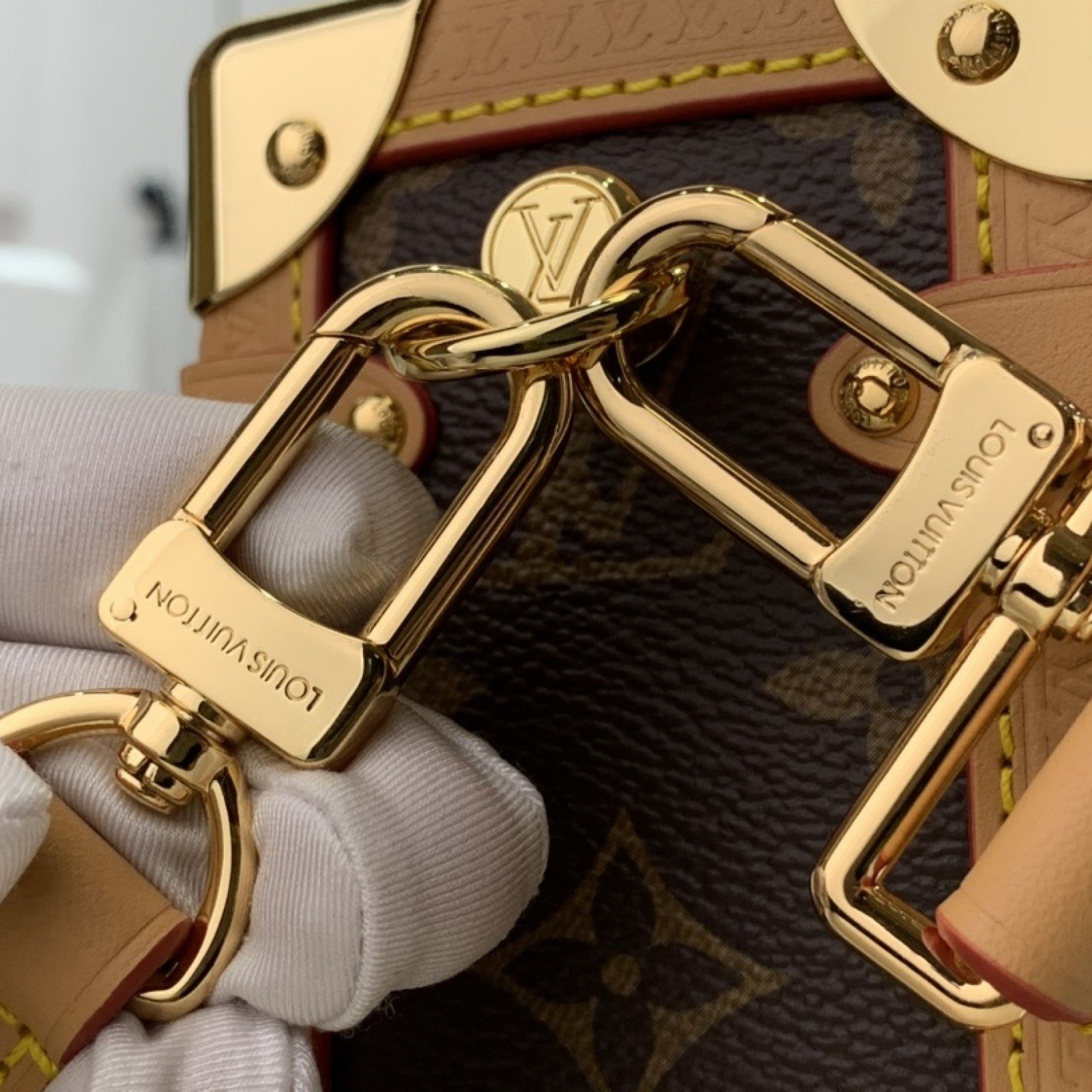 LV Shoulder bag M46358