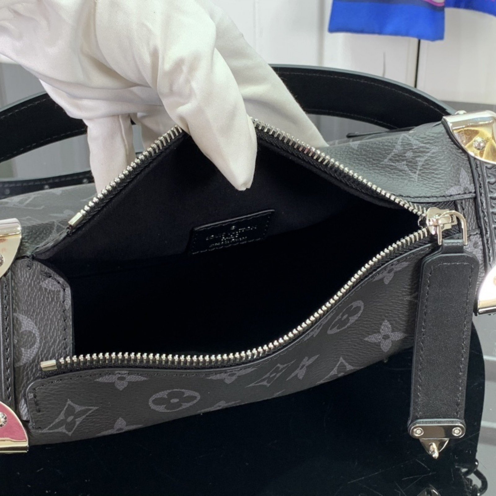 LV Shoulder bag M46358