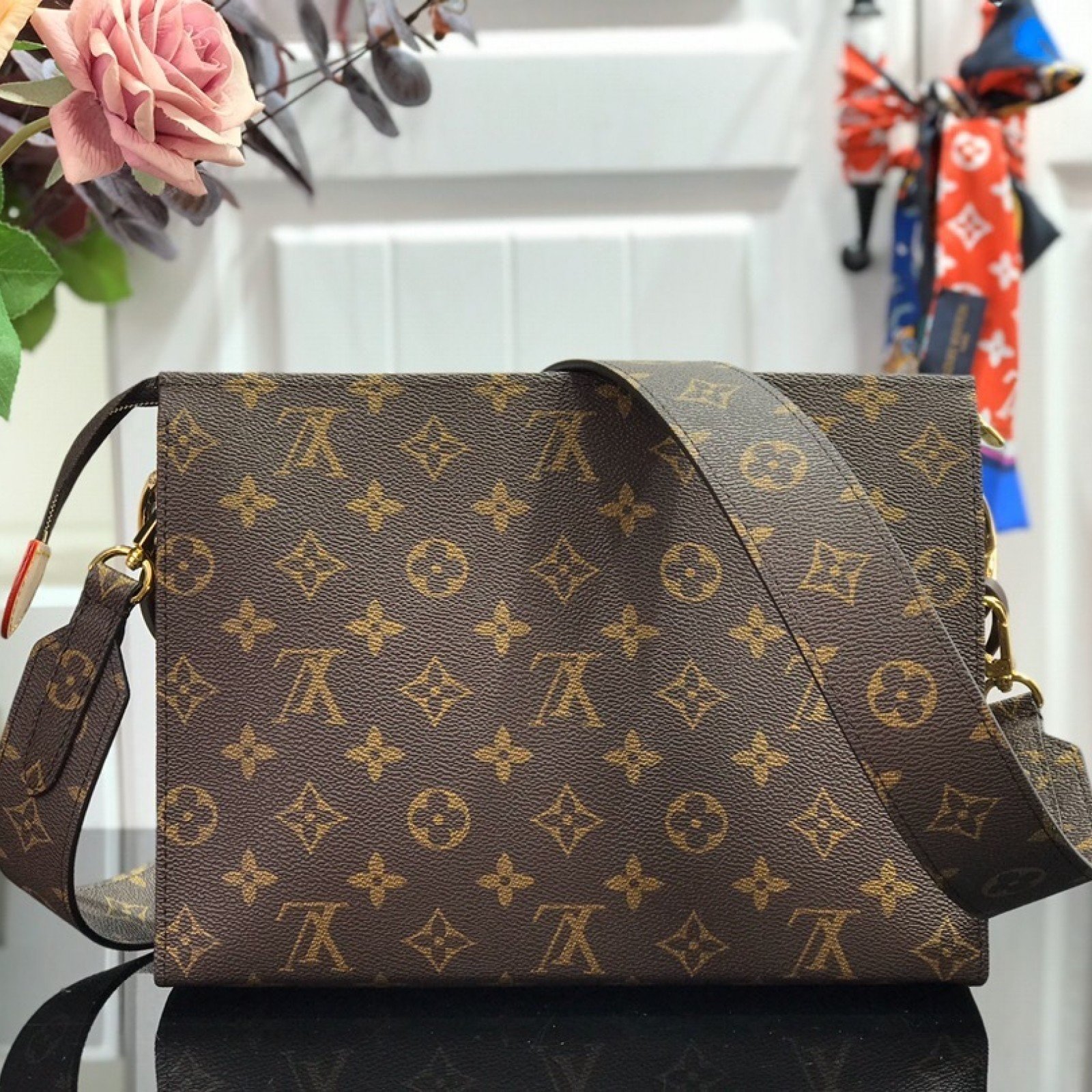 LV Shoulder bag M47542JD
