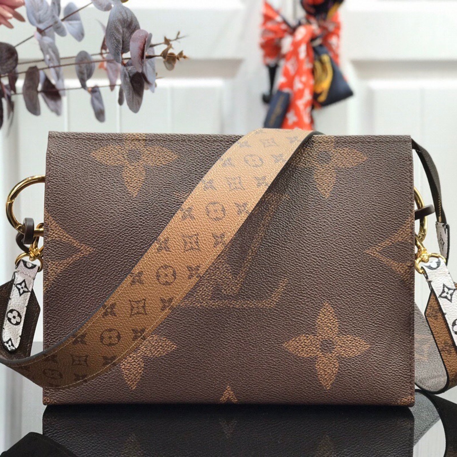LV Shoulder bag M47542JD