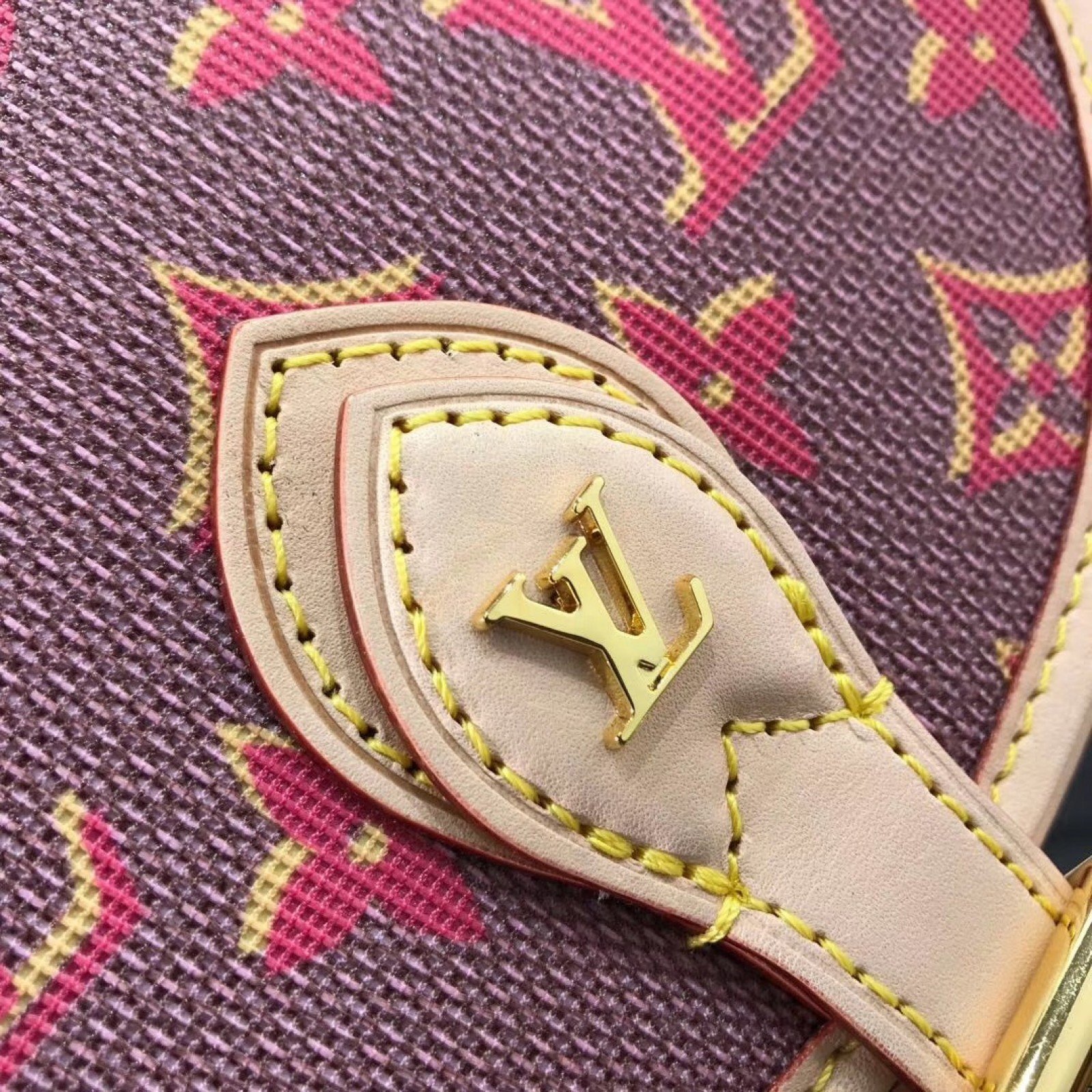 LV Shoulder bag M49999